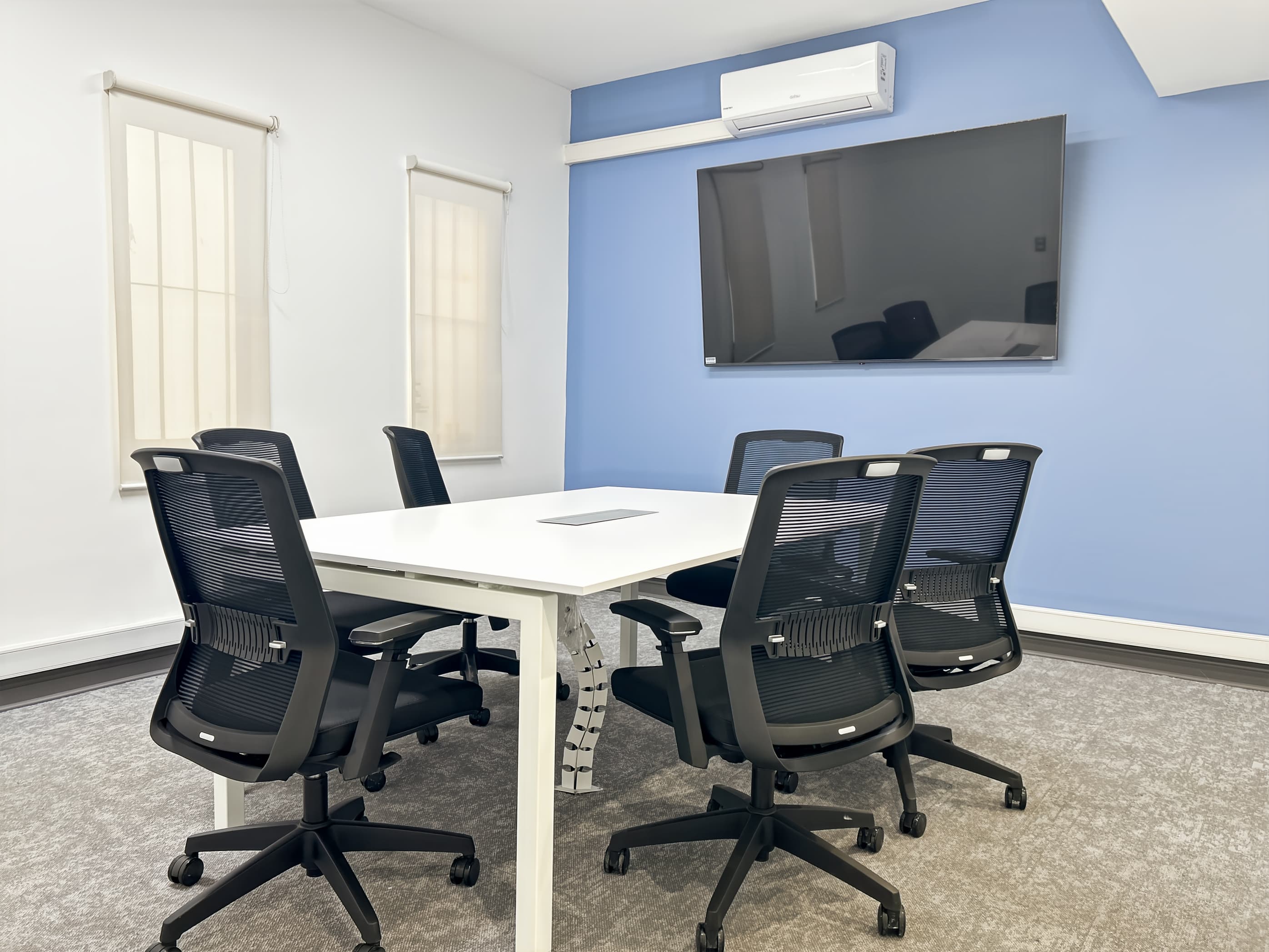 Santiago, Luis Carrera image 4