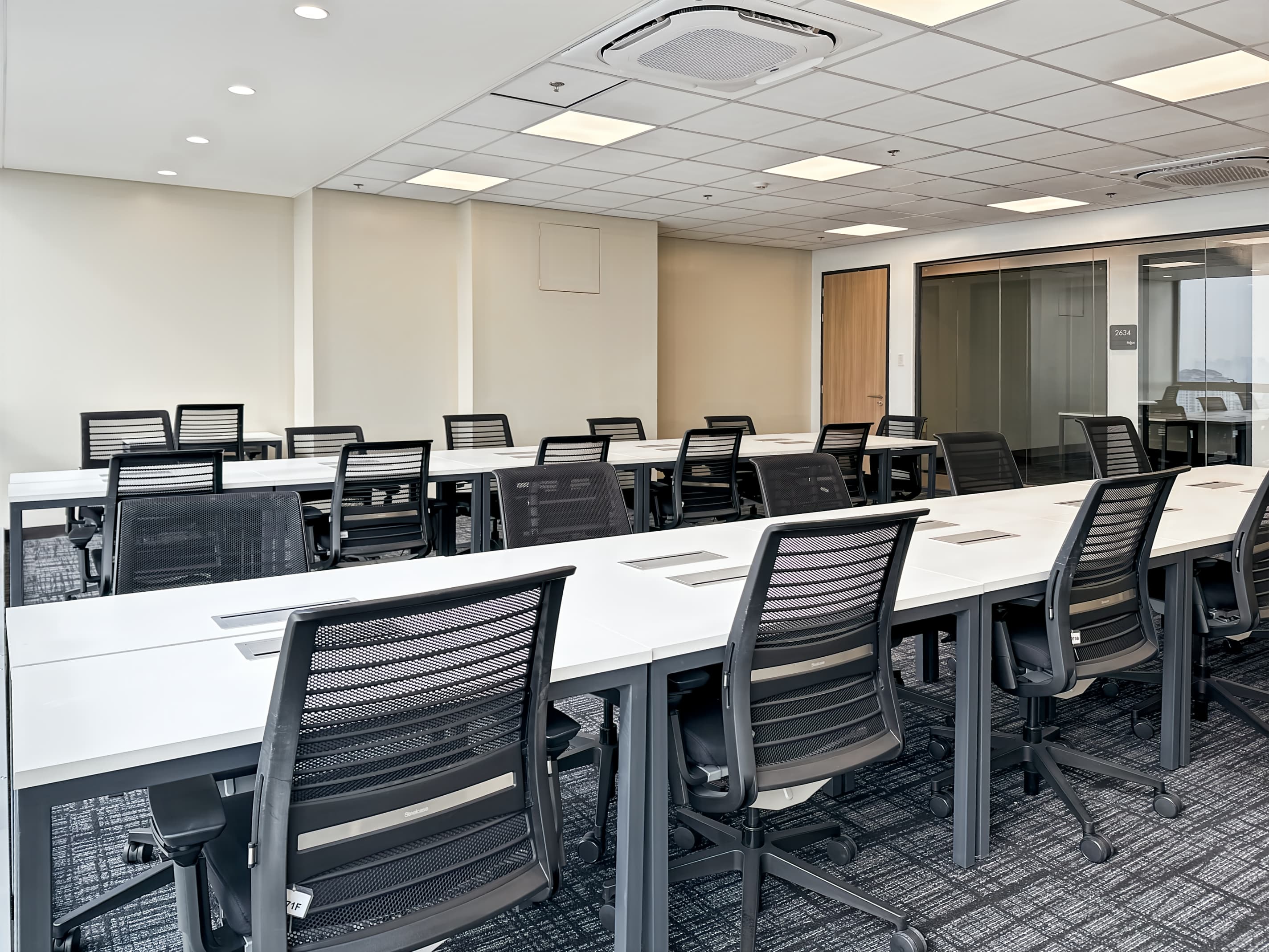 Quezon City, One Vertis Plaza image 14