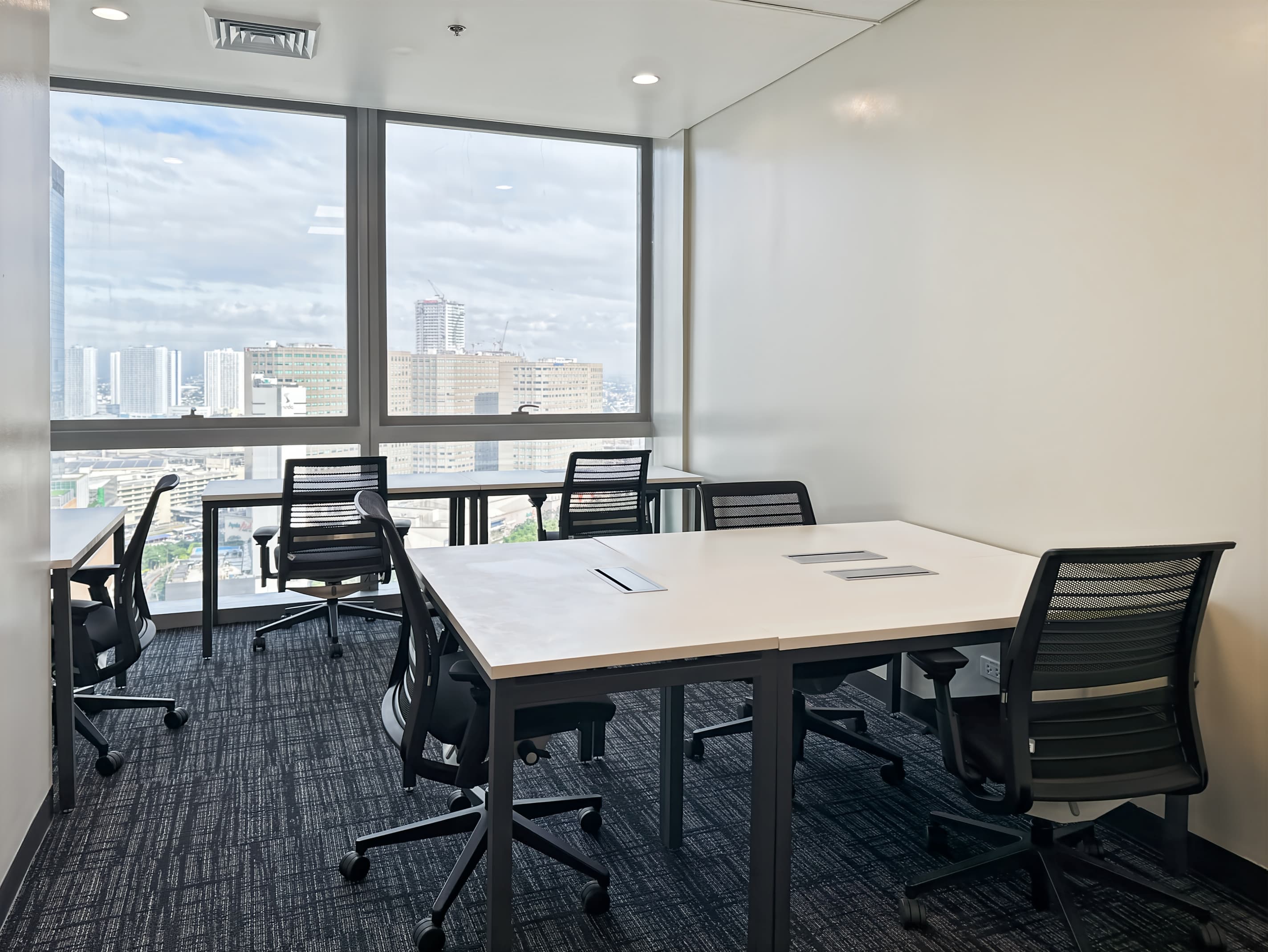 Quezon City, One Vertis Plaza image 9