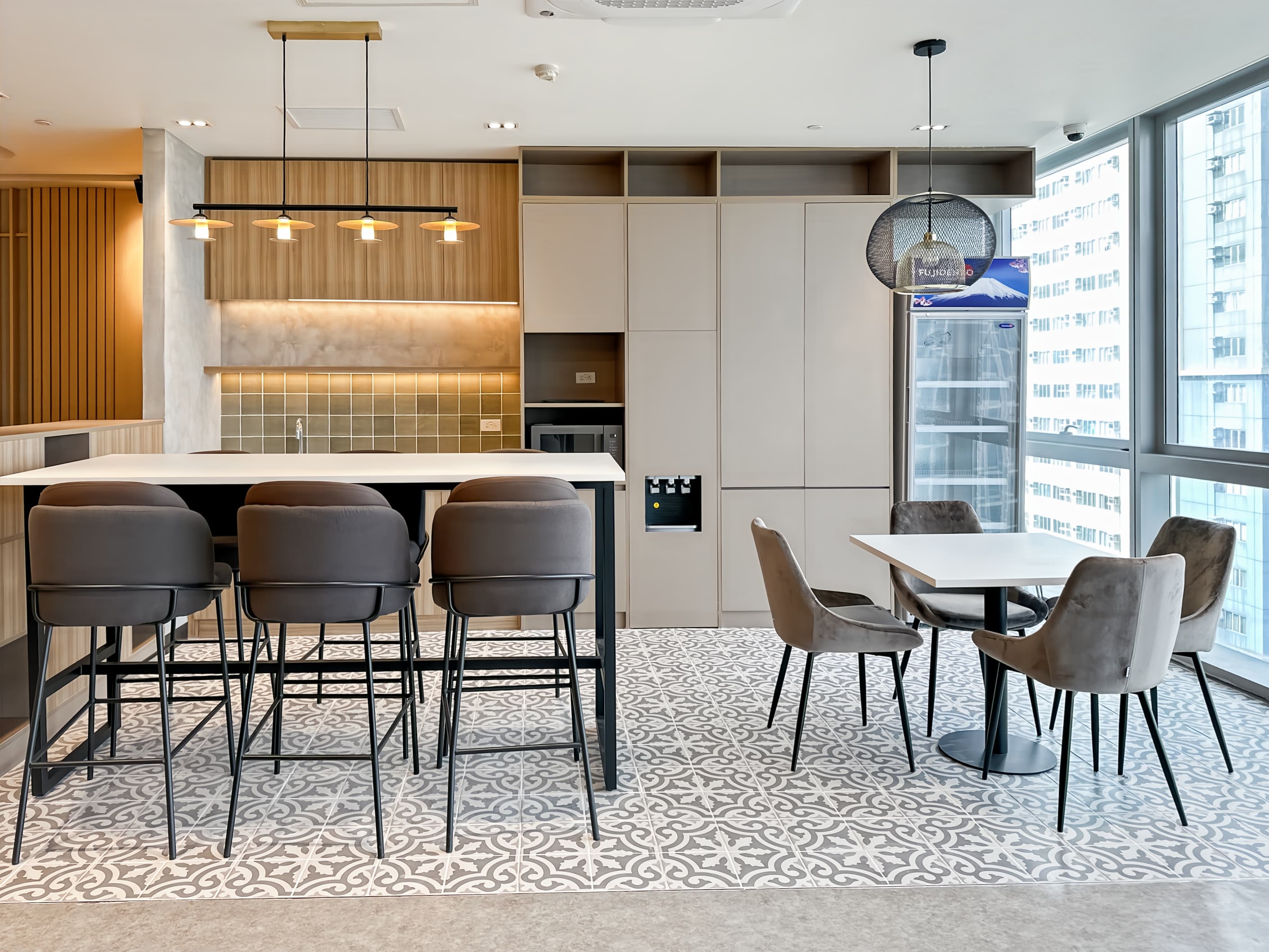 Quezon City, One Vertis Plaza image 4