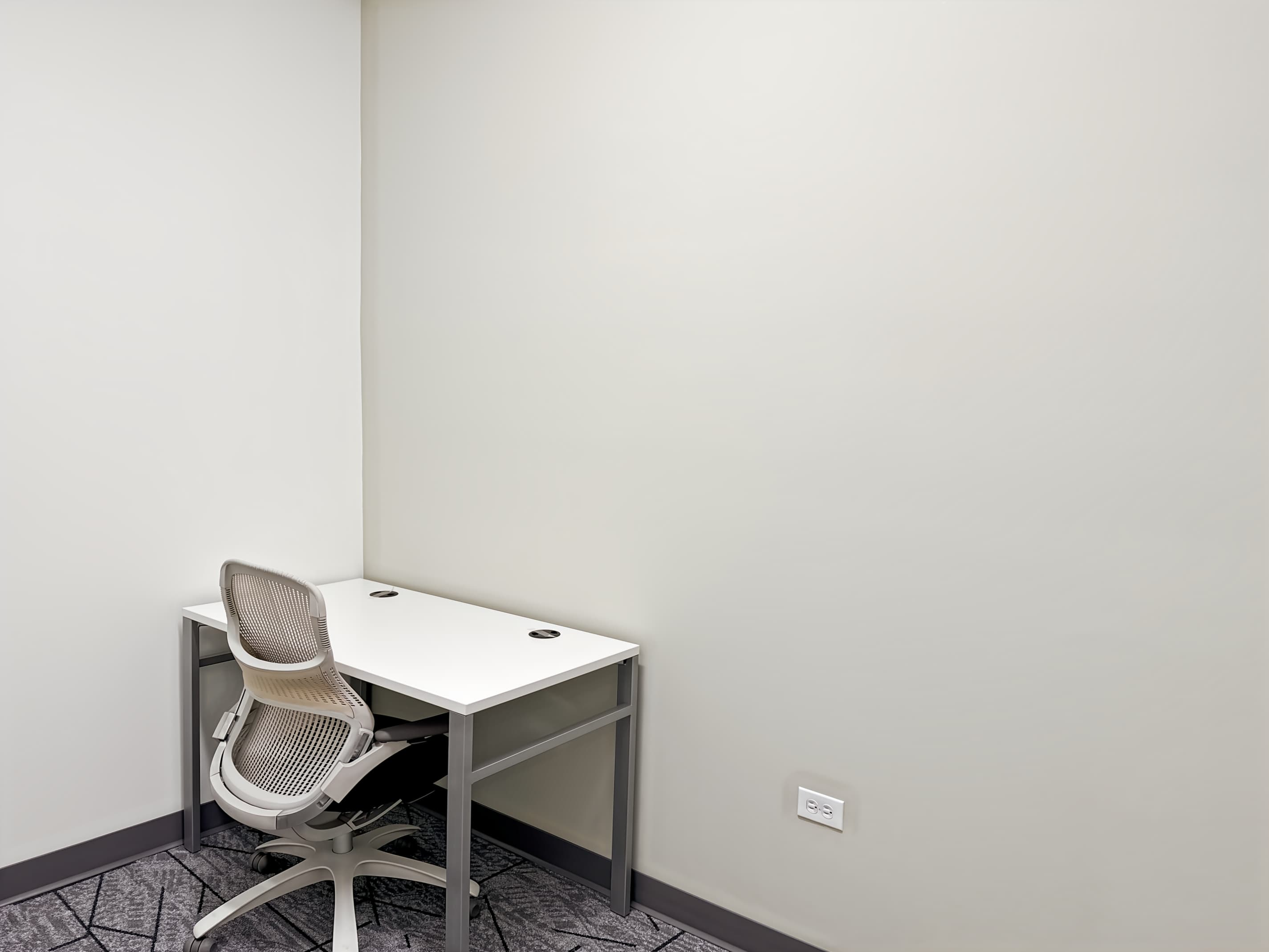 IL, Chicago - N Clark St image 3