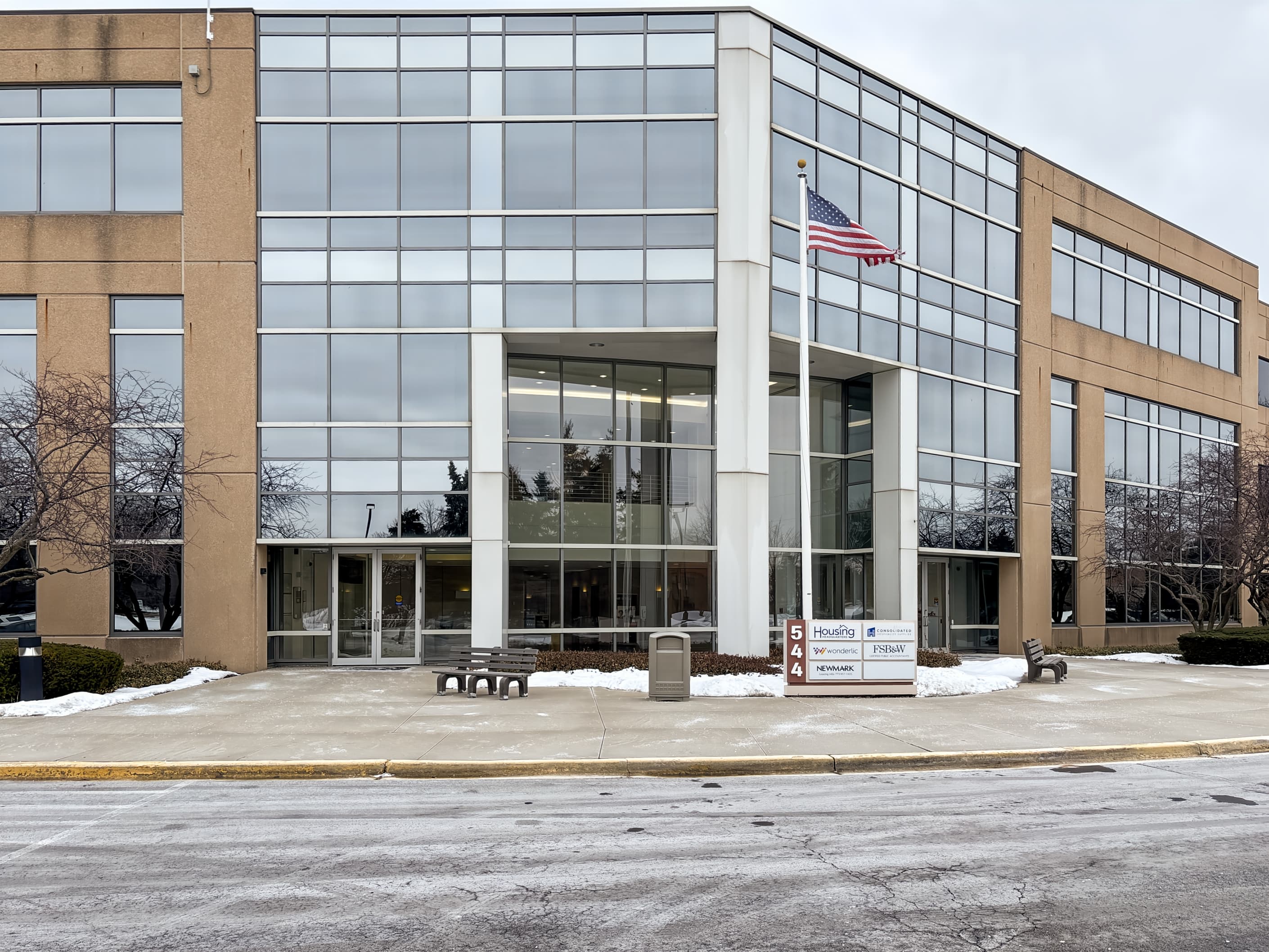 IL, Vernon Hills - Lakeview Pky image 11