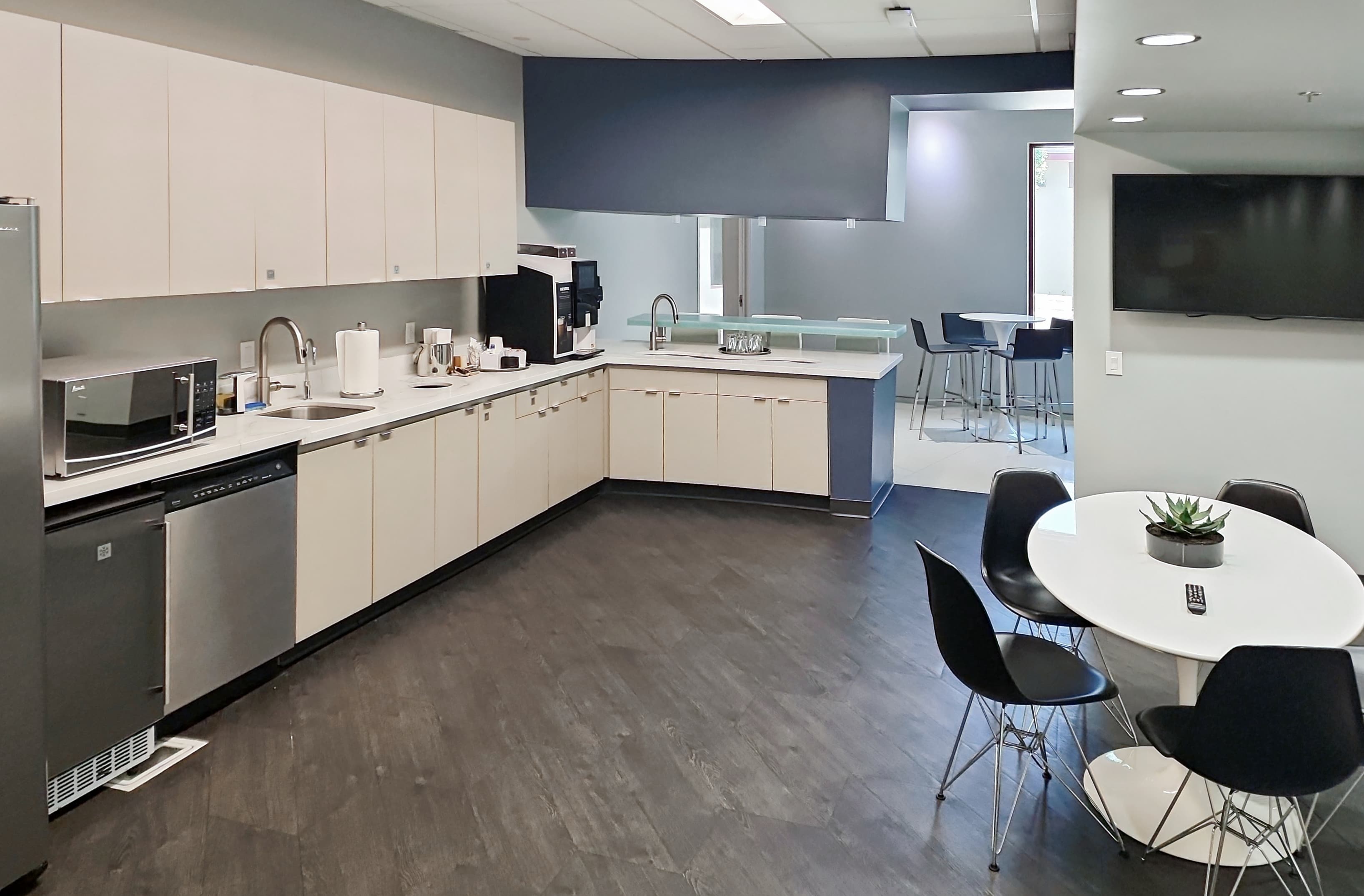 AZ, Phoenix - E Camelback Rd image 2 AZ, Phoenix - E Camelback Rd image 2