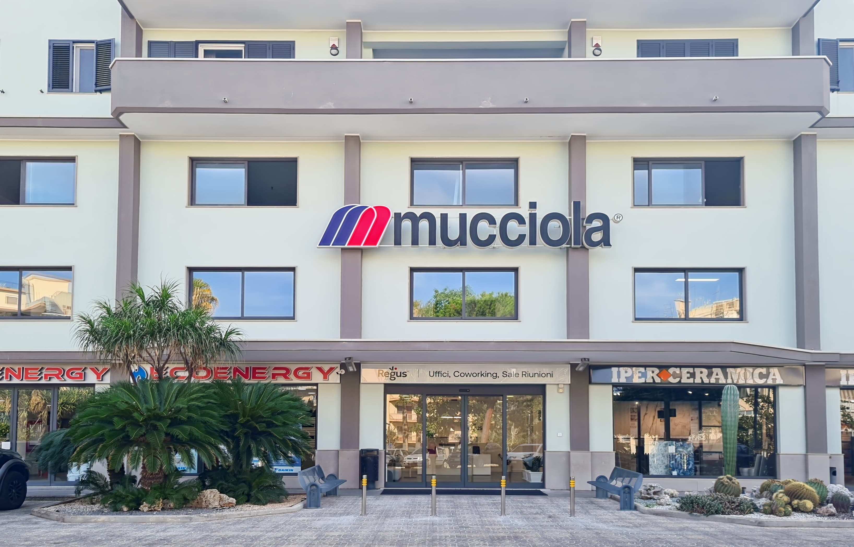 Reggio Calabria, Viale Calabria image 6