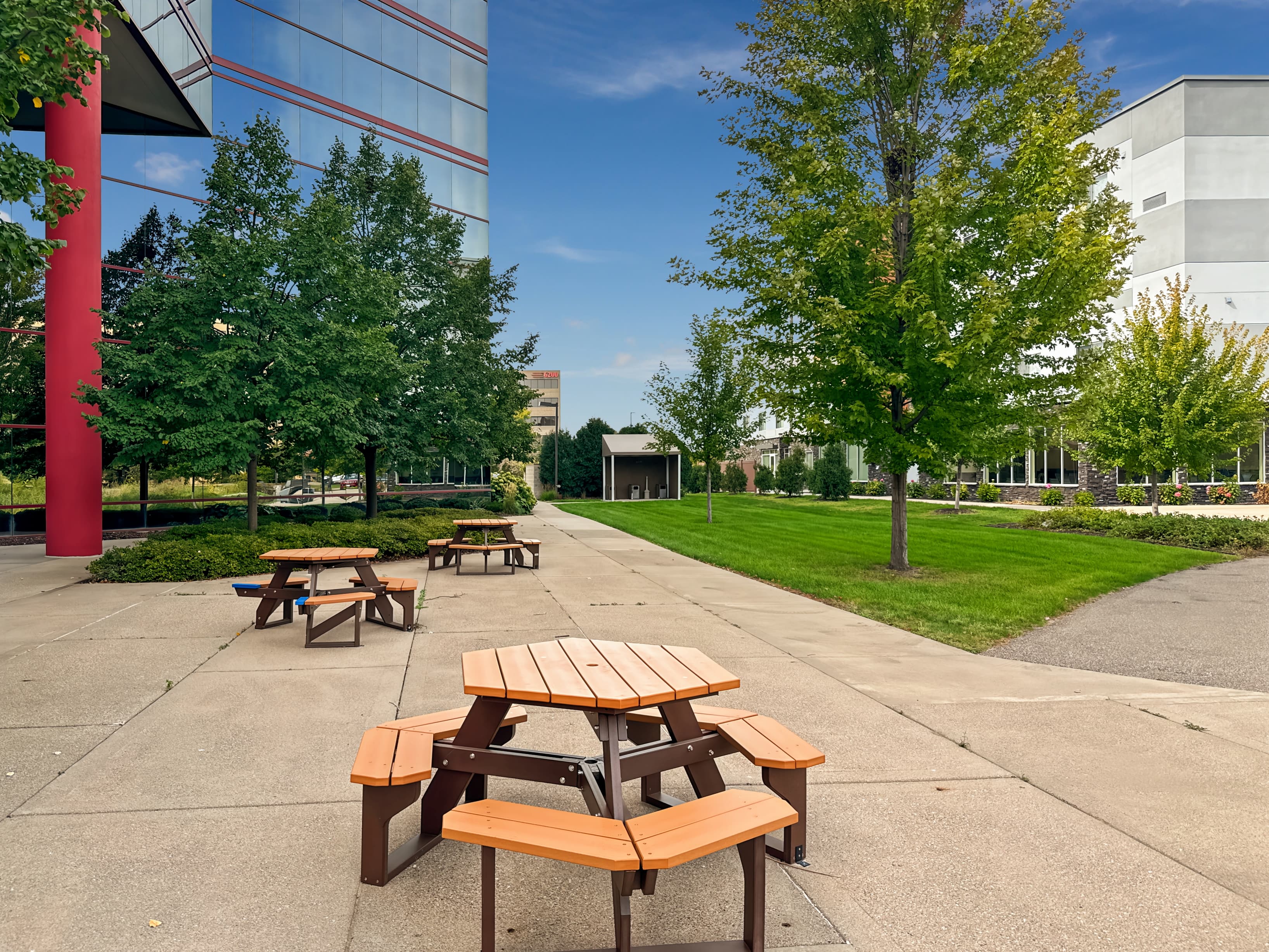 MN, Brooklyn Center - N Summit Dr image 8