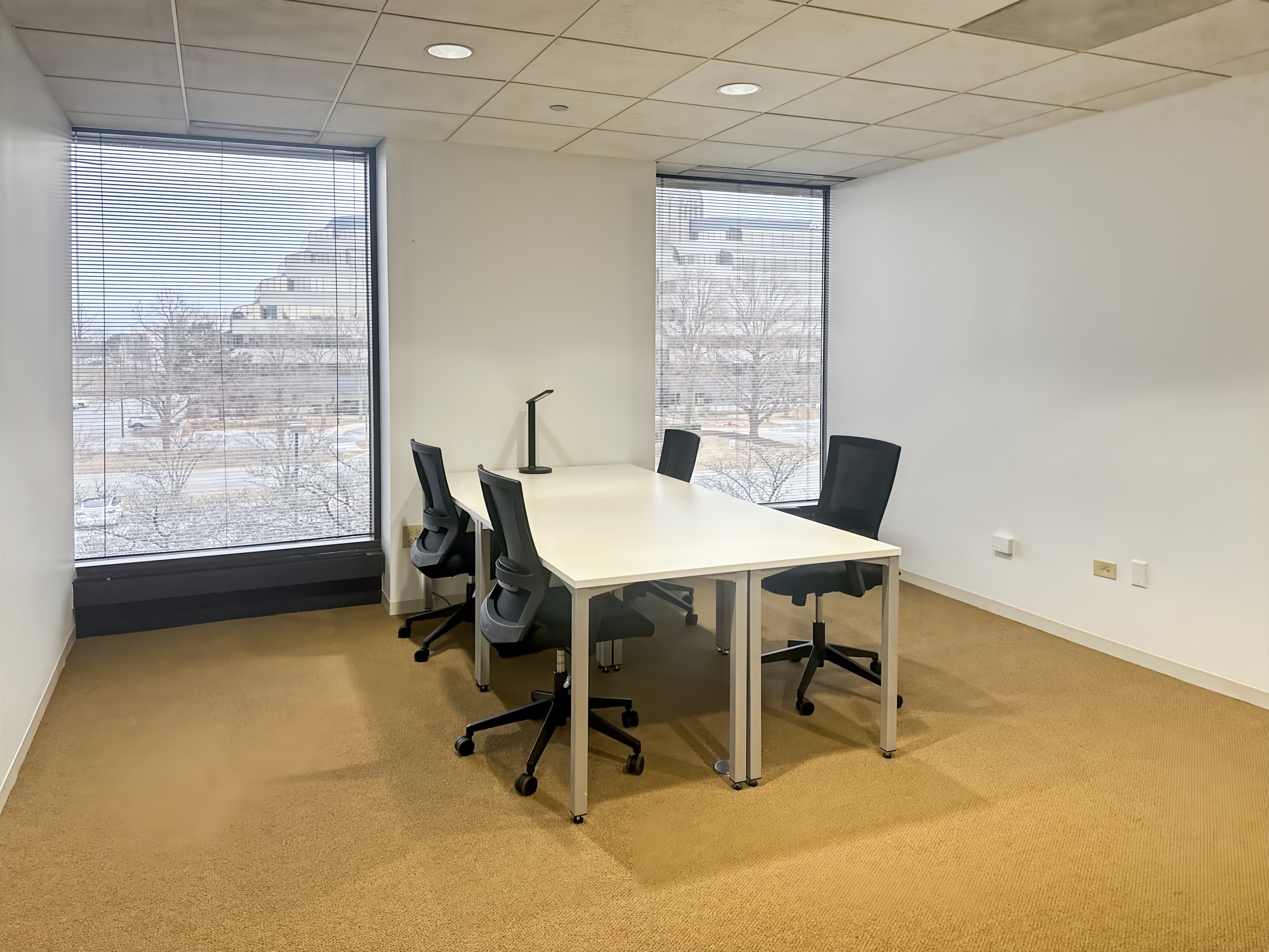 IL, Lisle - 4200 Commerce Ct image 4