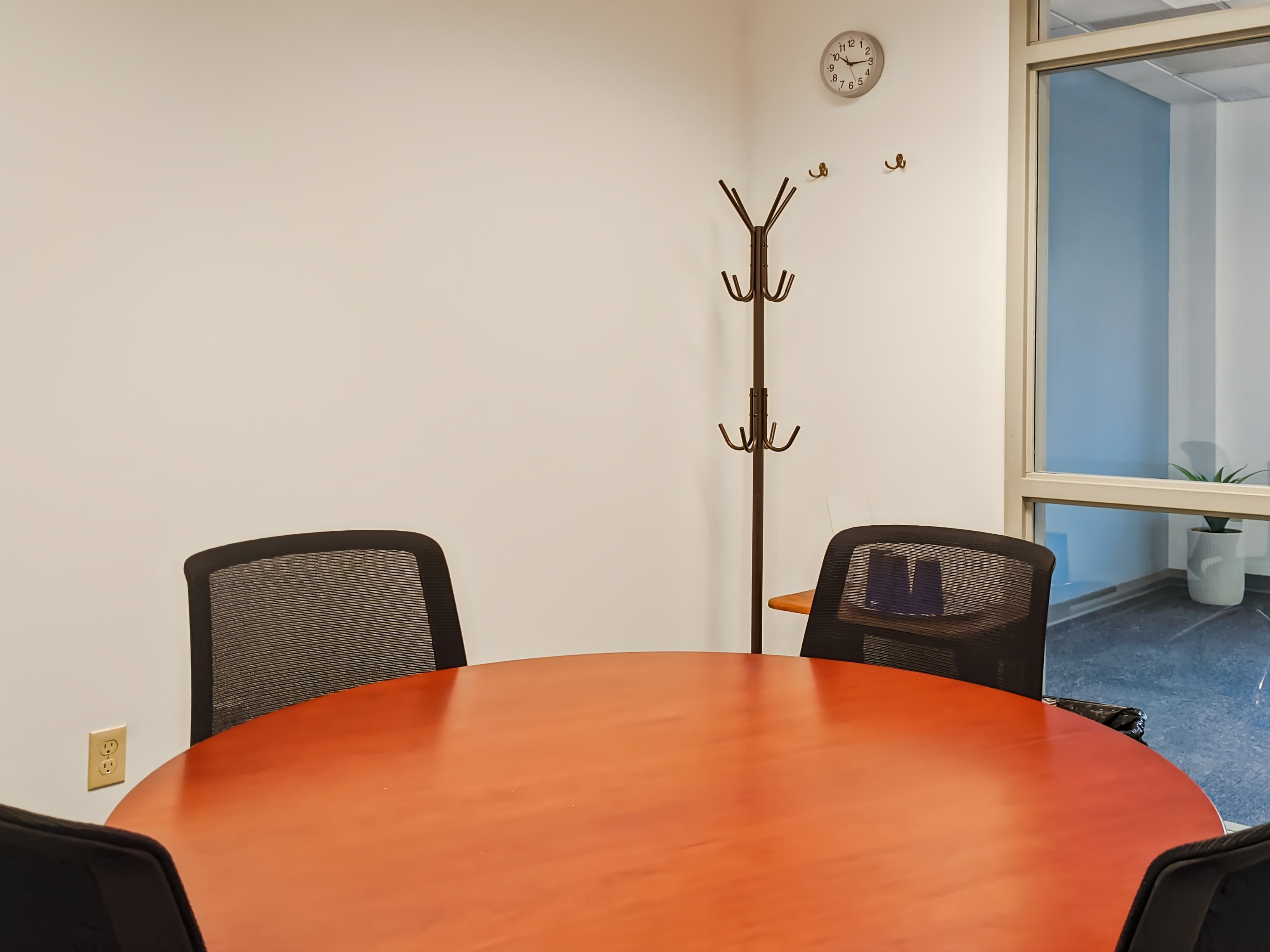 ME, Portland - Hutchins Dr image 5