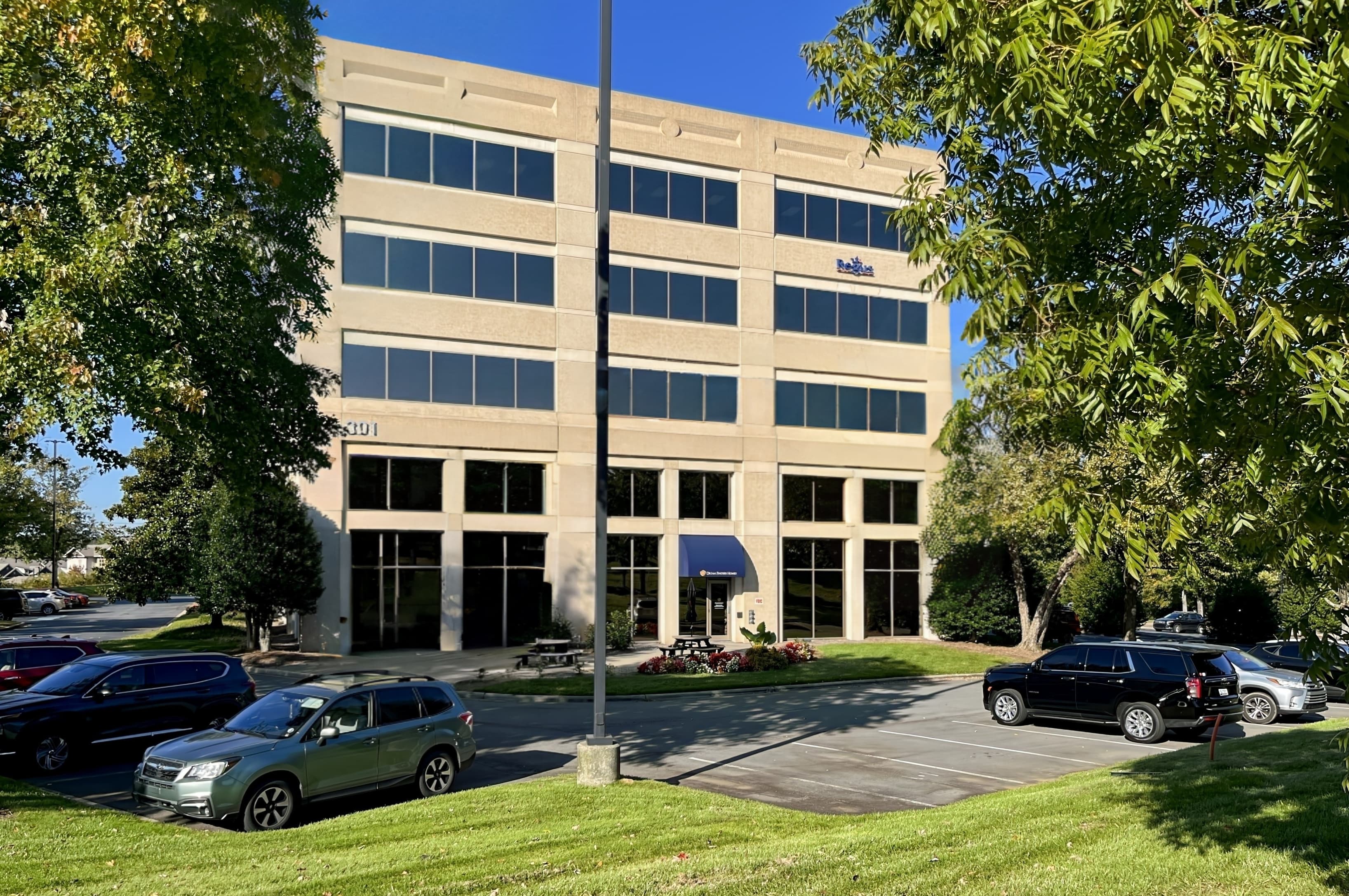 NC, Charlotte - University Executive Park image 8 NC, Charlotte - University Executive Park image 8