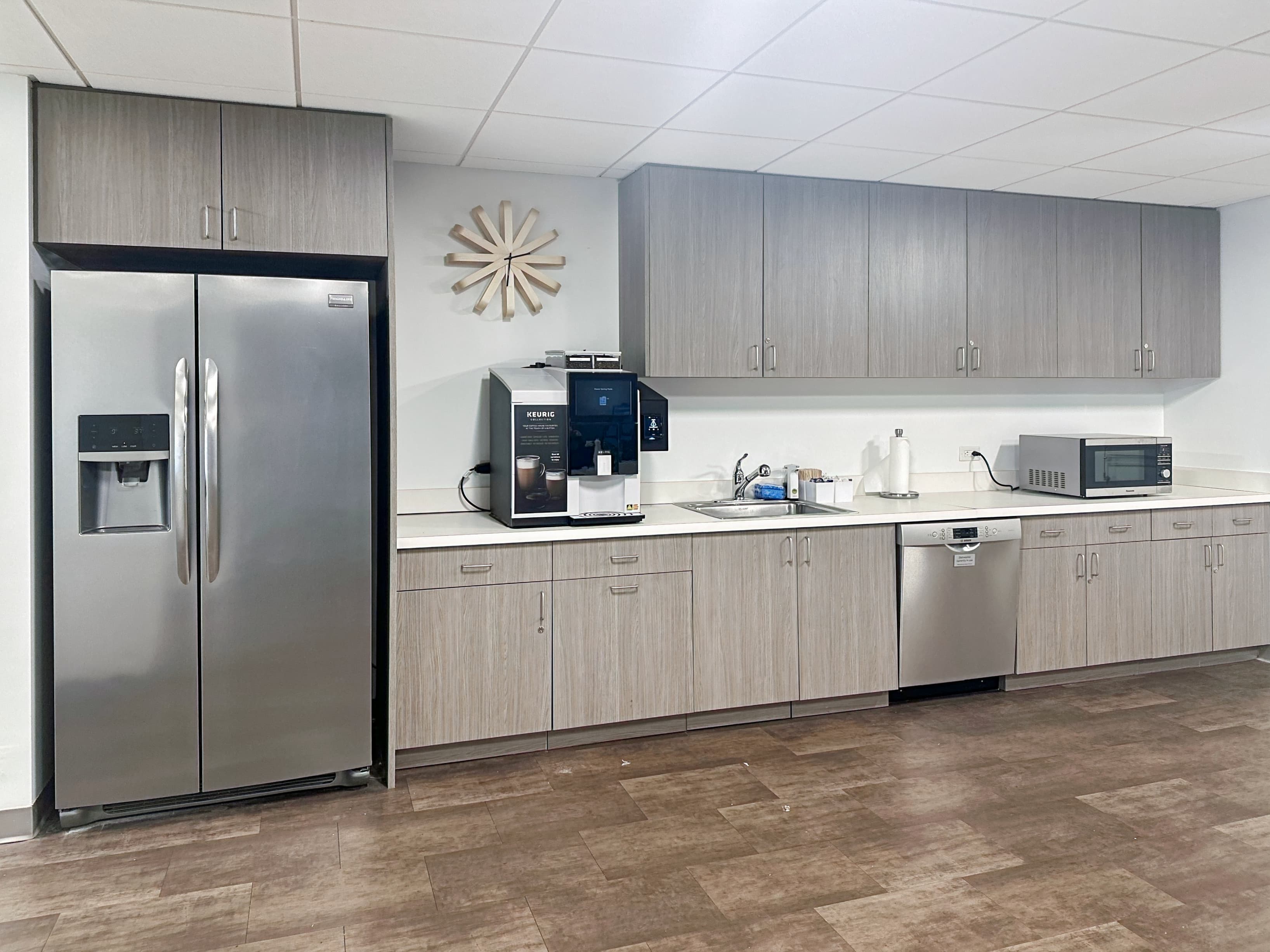 CT, Stamford - West Broad St image 7