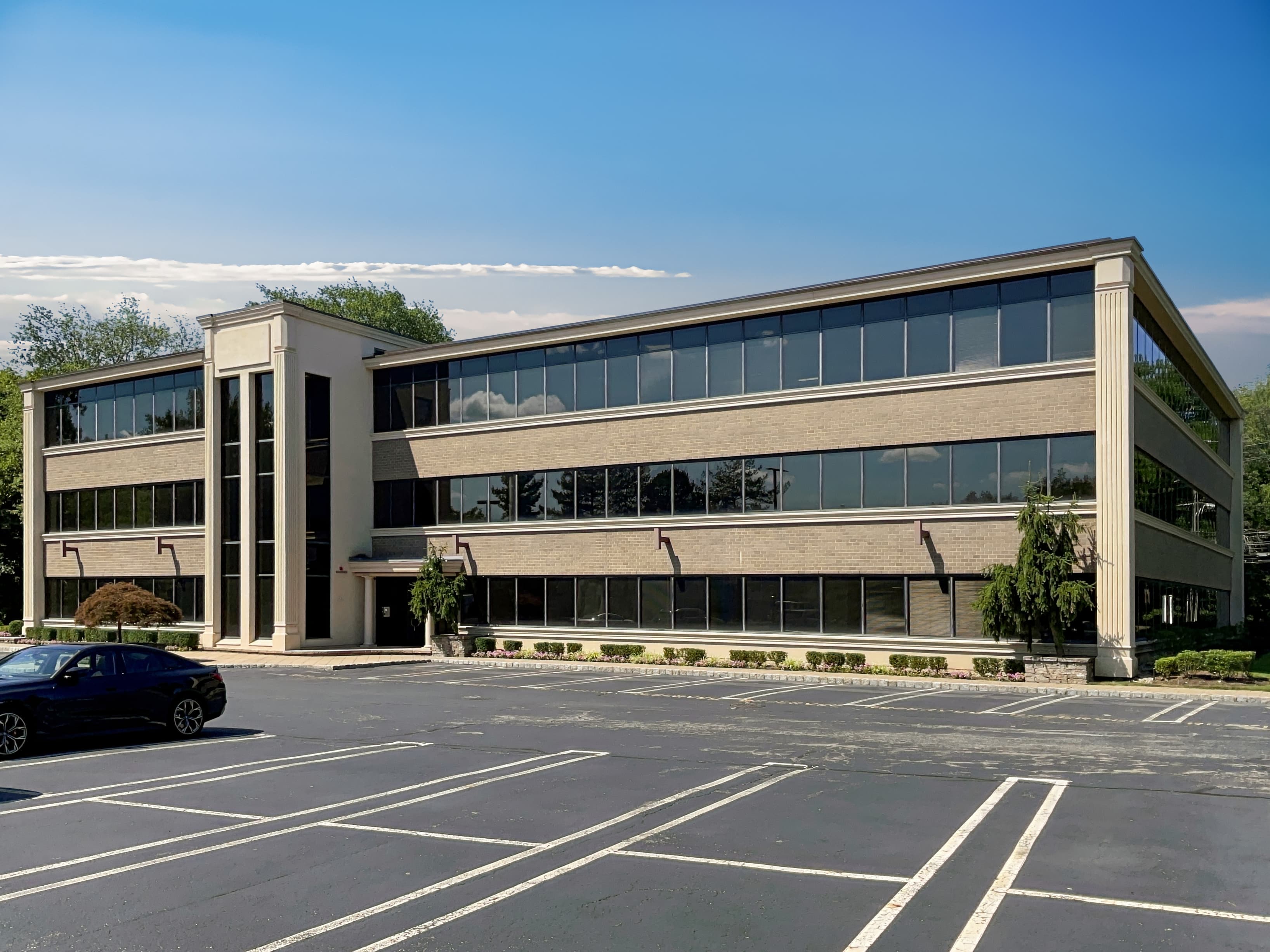 NJ, Mahwah - Wyckoff Ave image 2