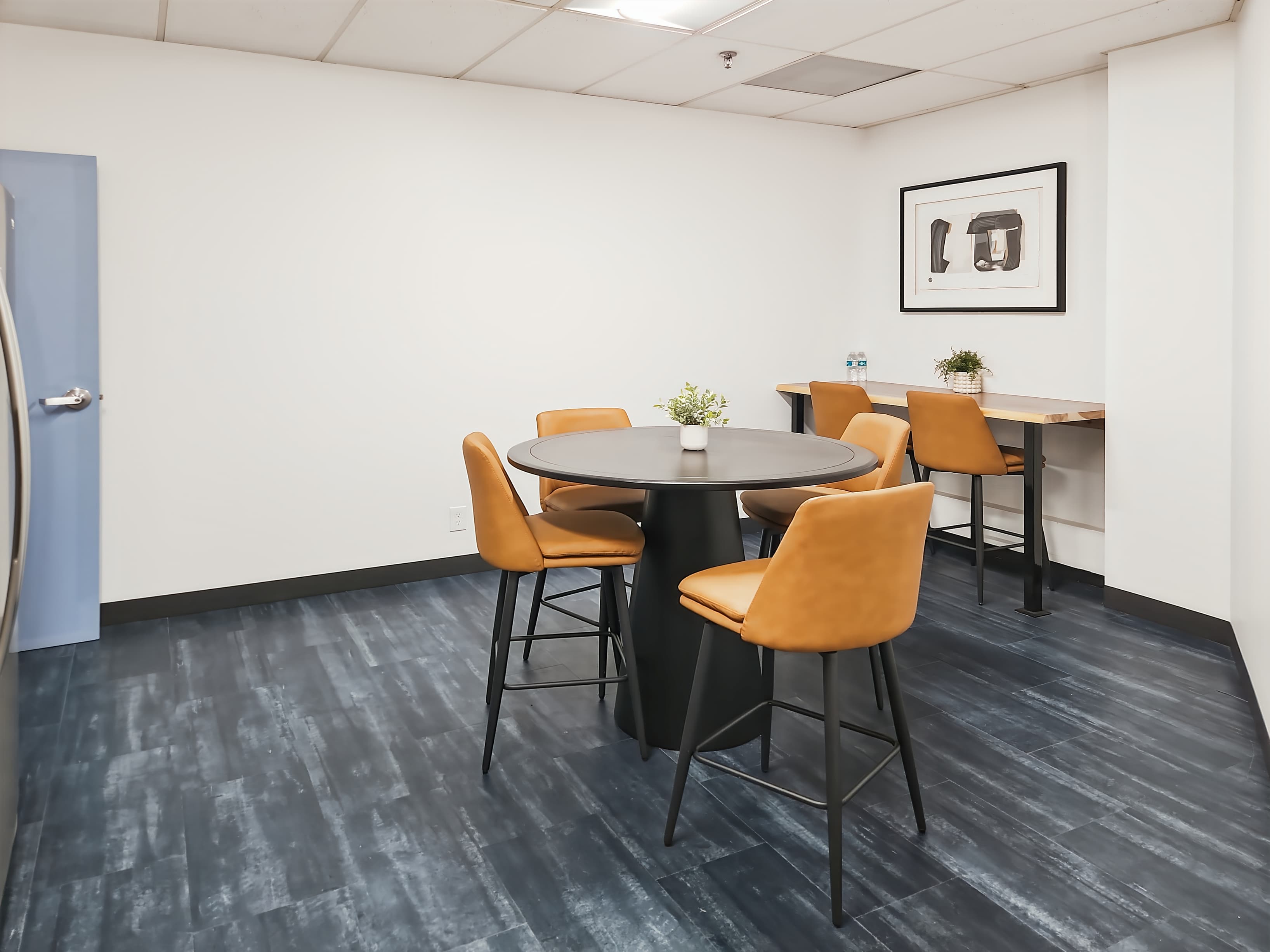 MO, St. Louis - Craigshire Rd image 8