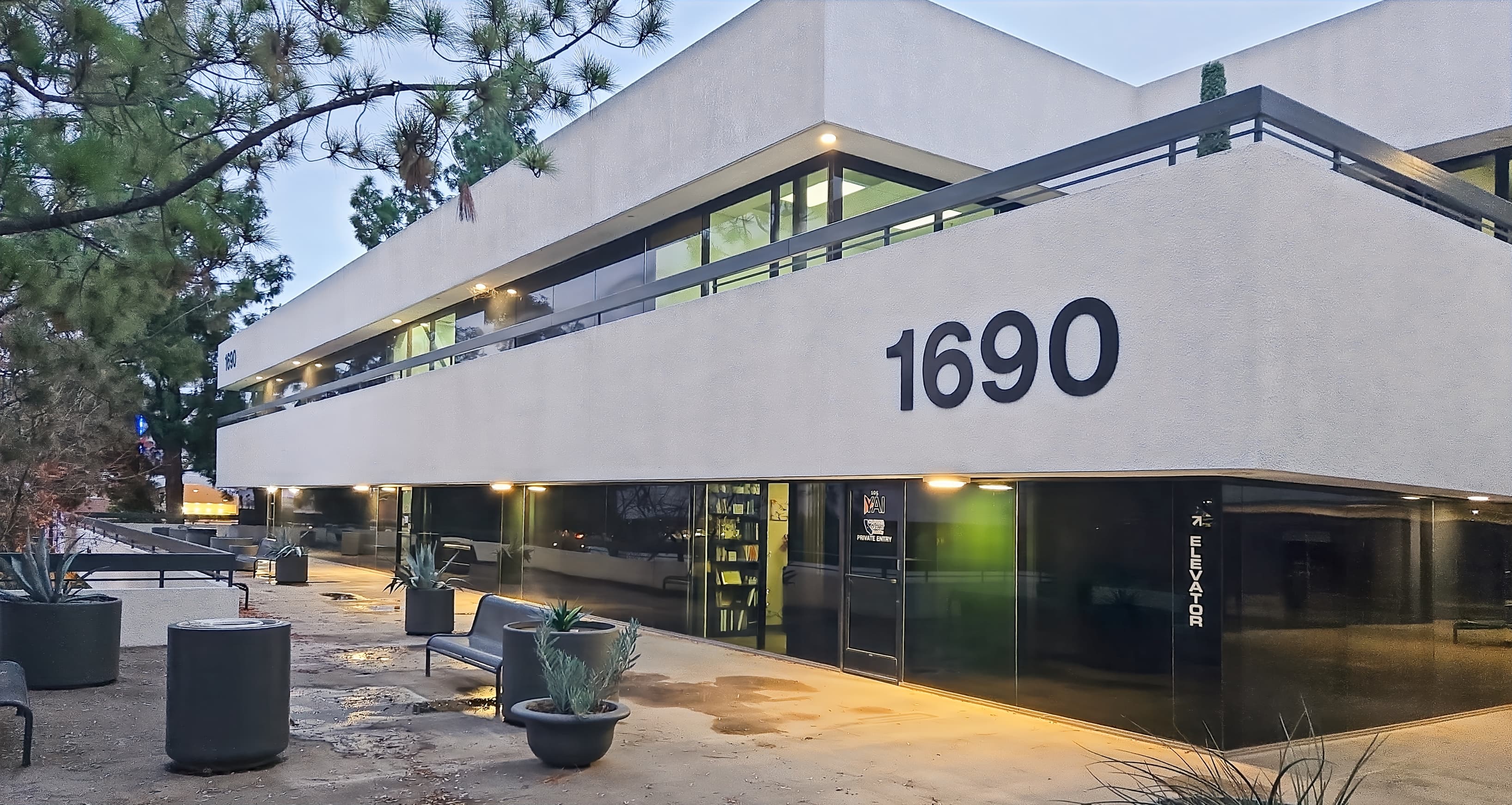 CA, Fresno - 1690 W Shaw Ave image 6 CA, Fresno - 1690 W Shaw Ave image 6