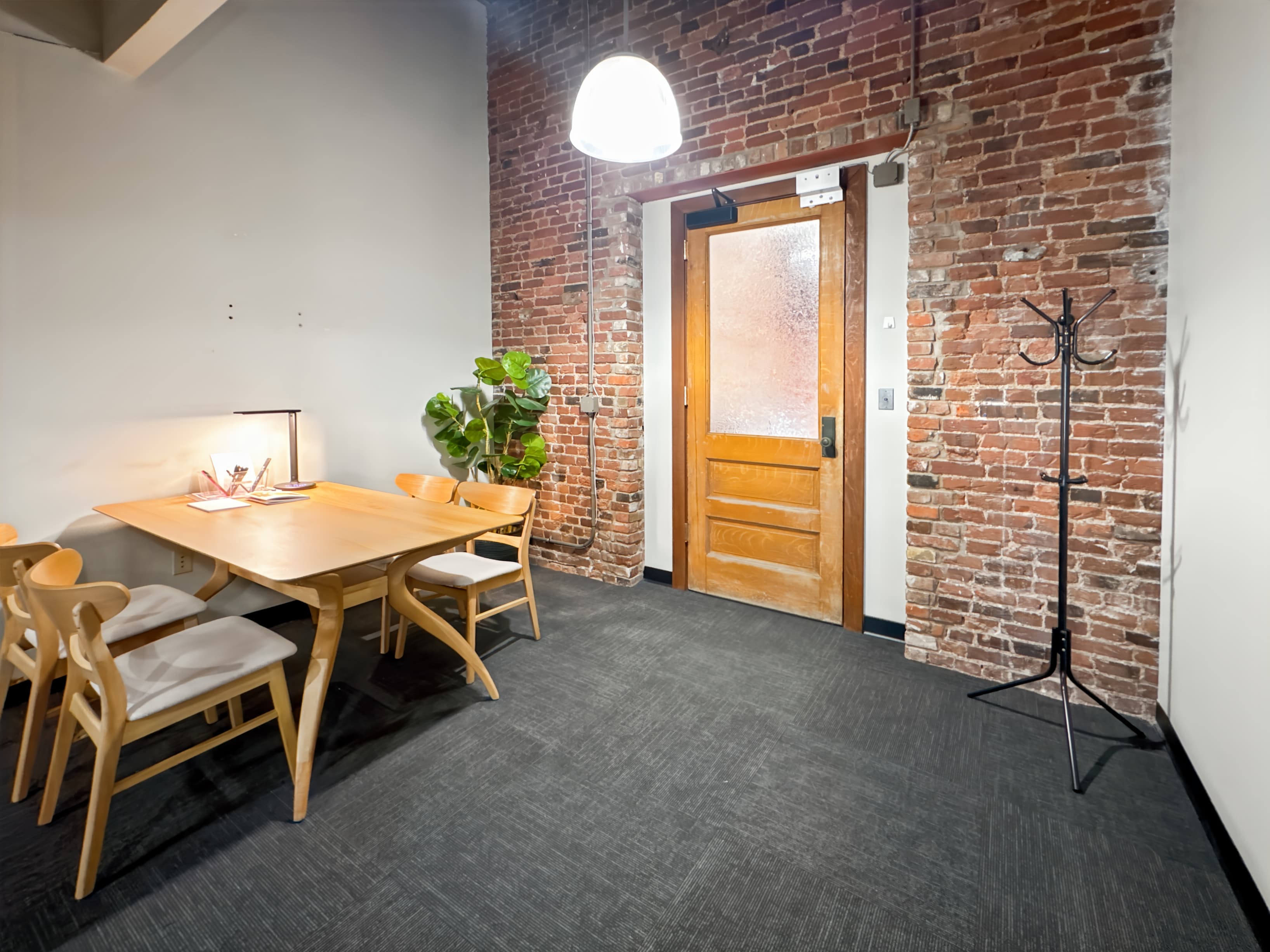 IN, Indianapolis - S Meridian St image 3 IN, Indianapolis - S Meridian St image 3