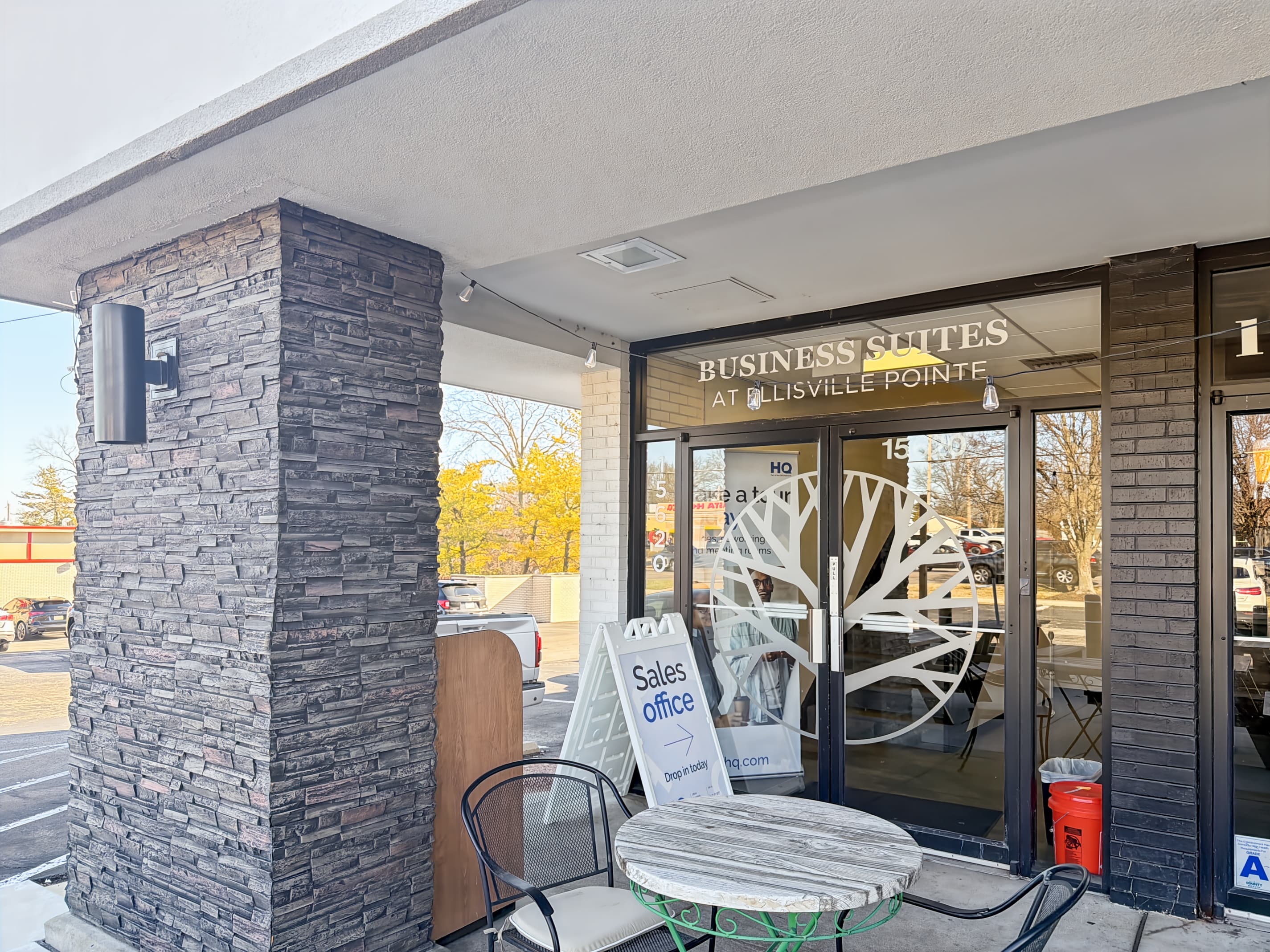 MO, Ellisville - Manchester Rd image 5