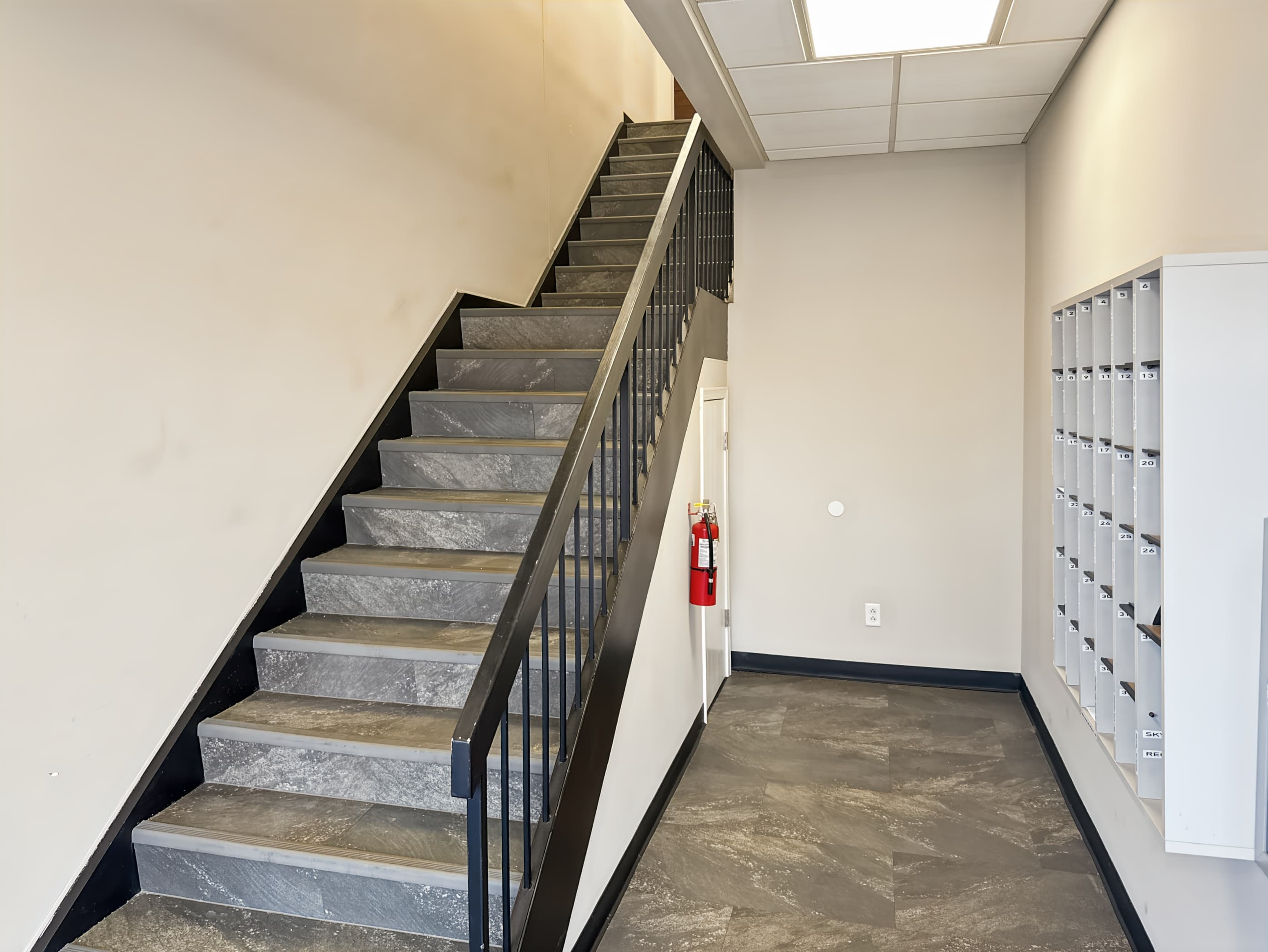 MO, Ellisville - Manchester Rd image 7