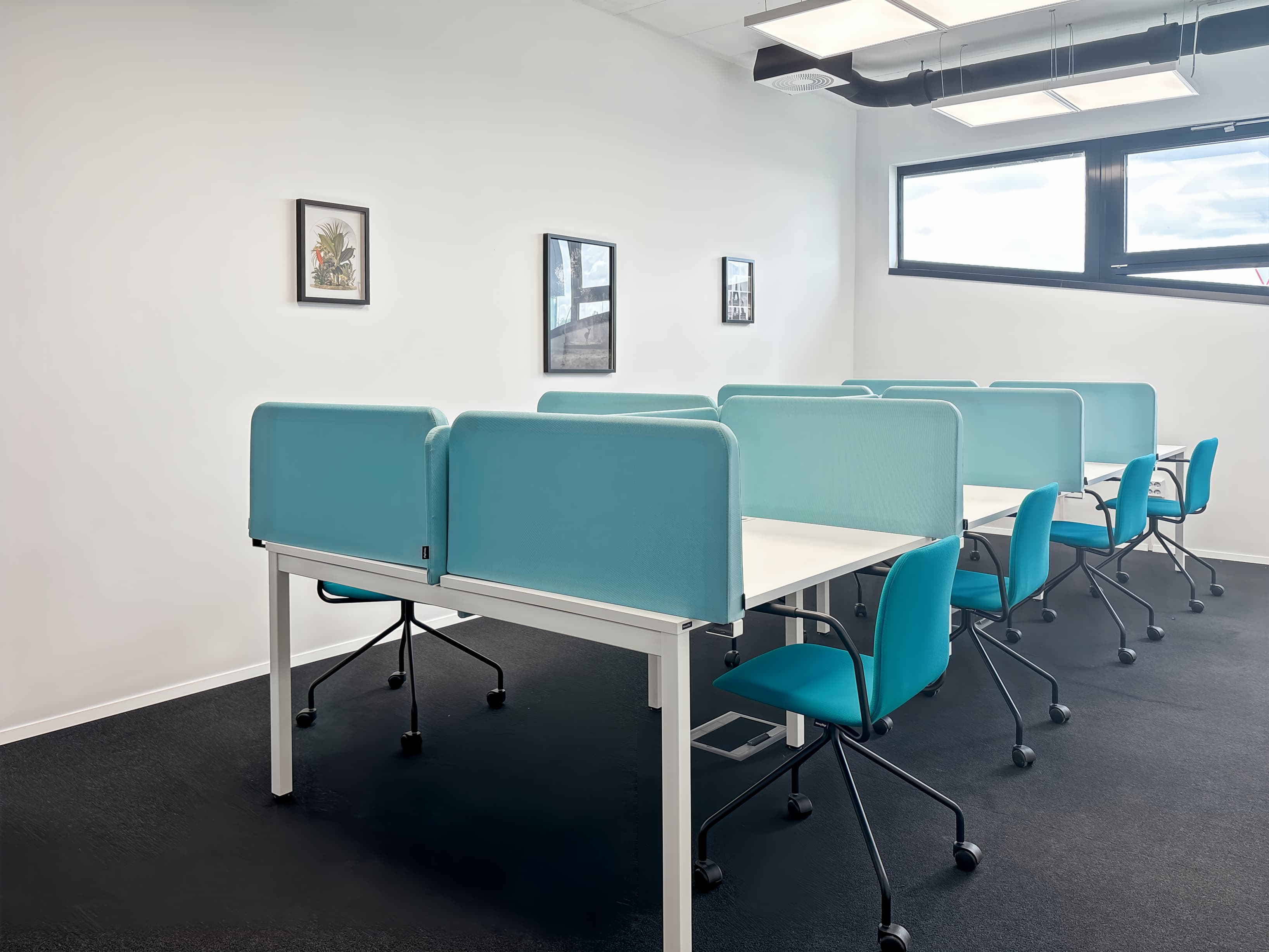 Debrecen, Debrecen International Airport image 8