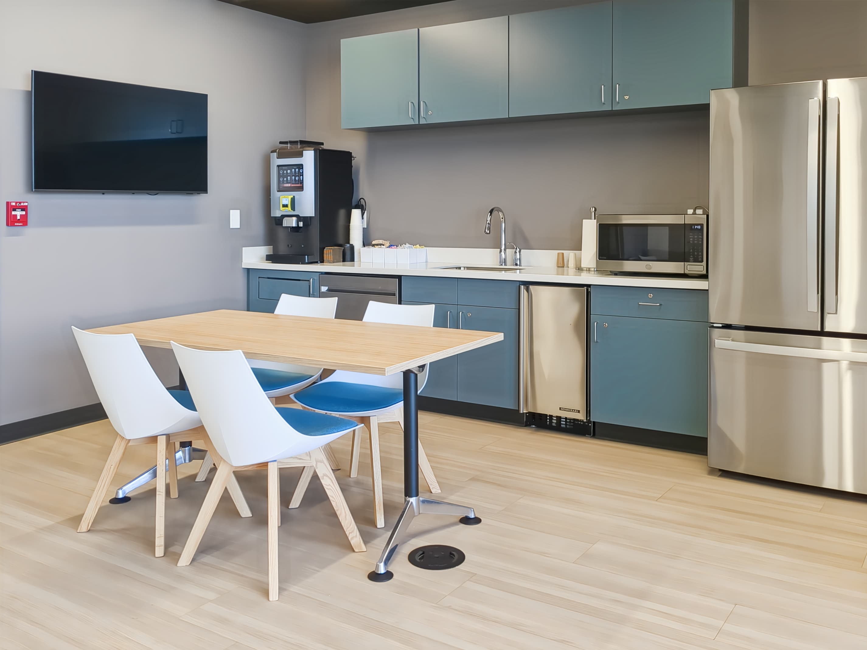 OH, Canton - Champions Gtwy image 1