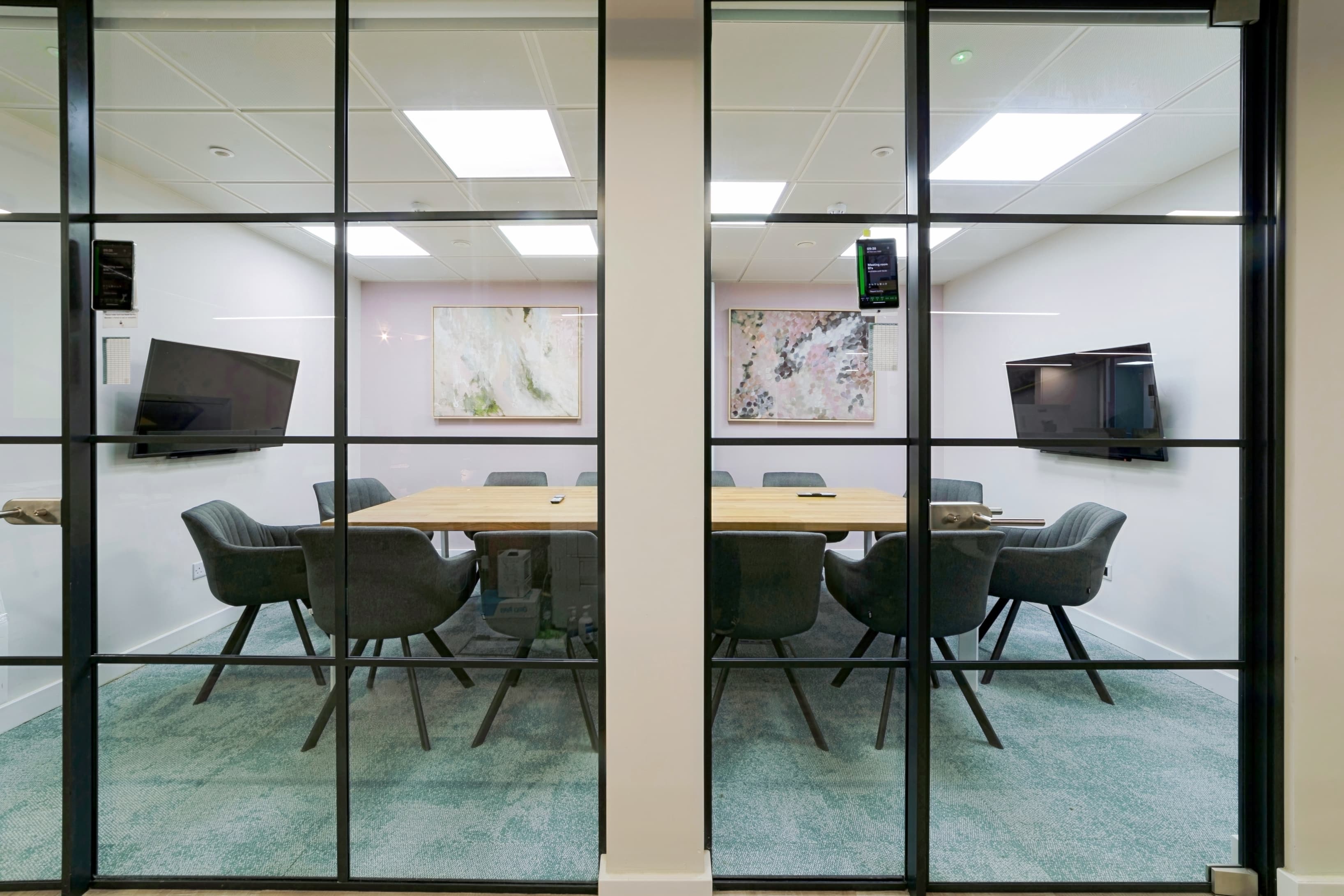 London, HomeWork Southfields image 8