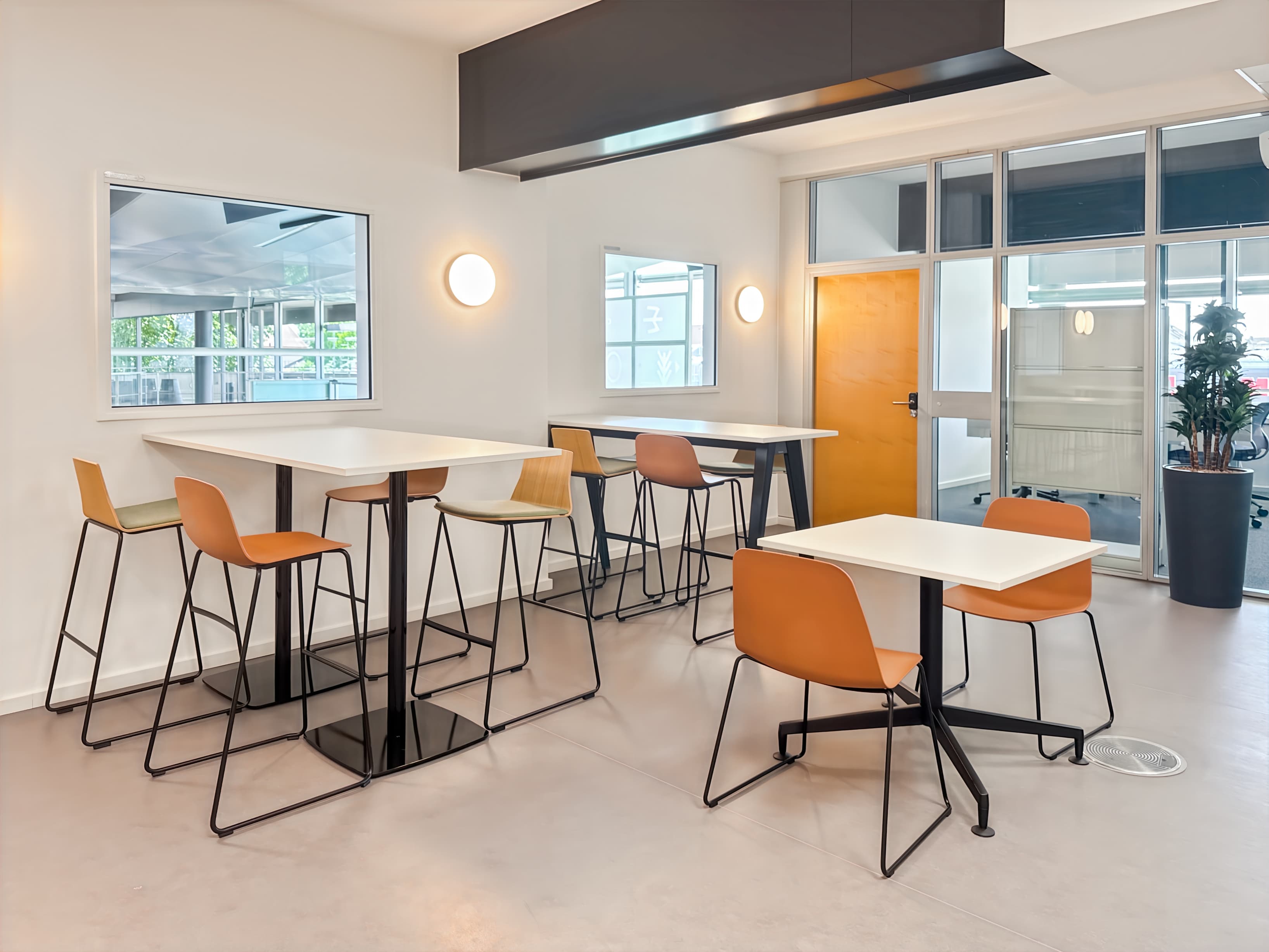 SCHWETZINGEN, Carl-Benz-Straße image 4