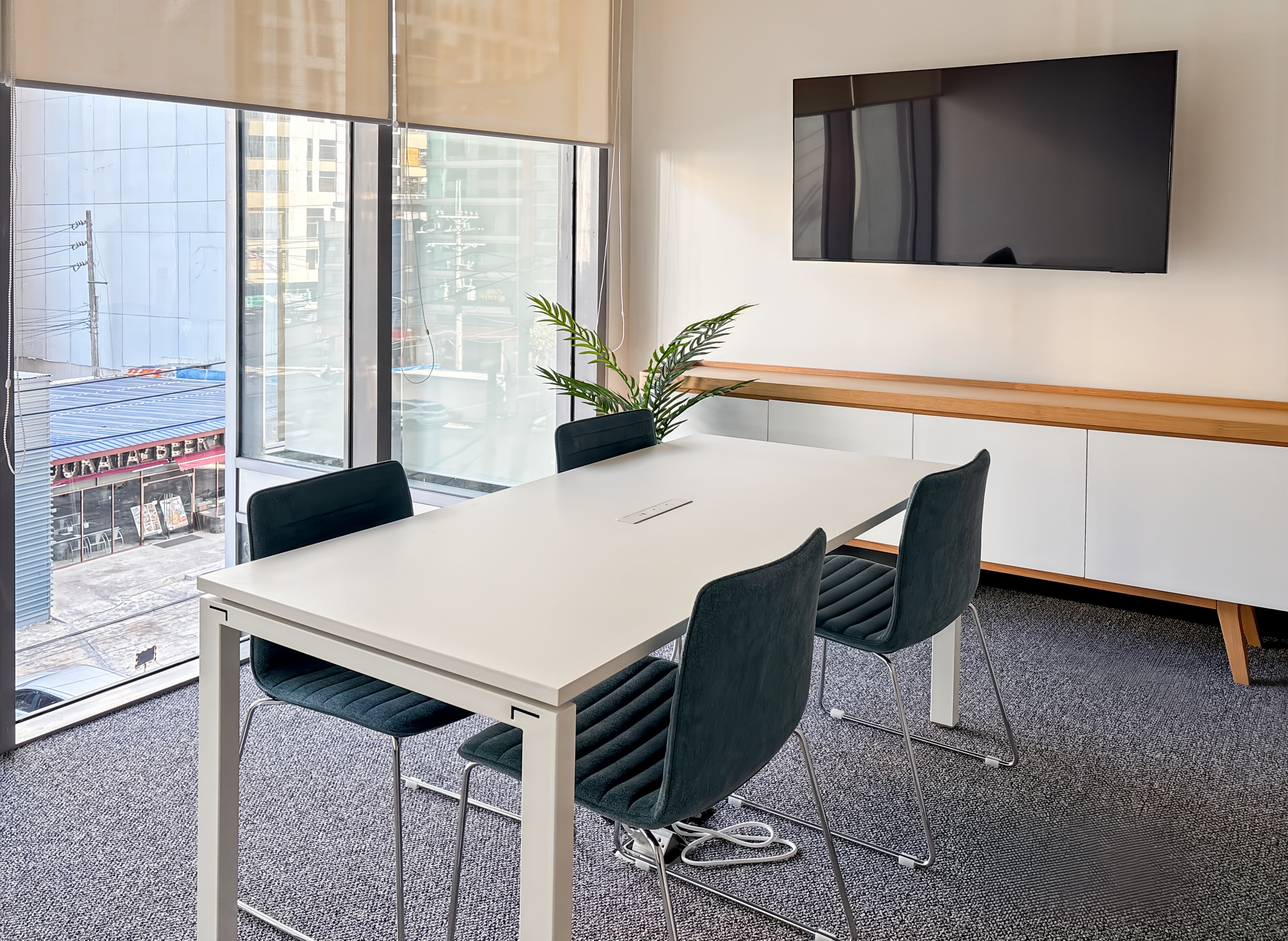 Makati, Victoria de Makati image 3 Makati, Victoria de Makati image 3