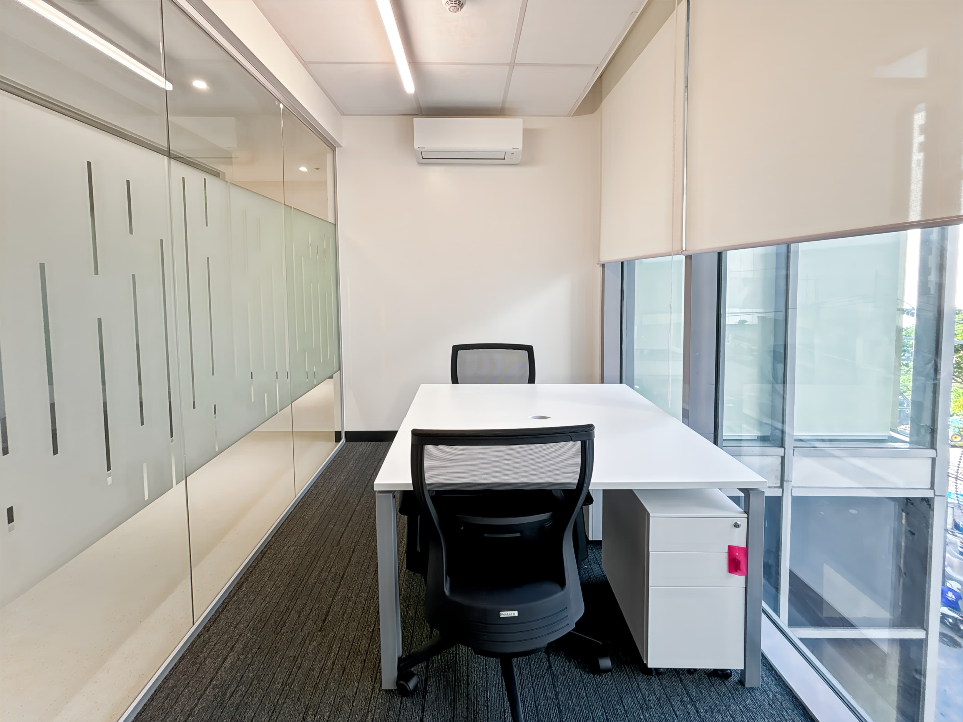 Makati, Victoria de Makati image 5 Makati, Victoria de Makati image 5