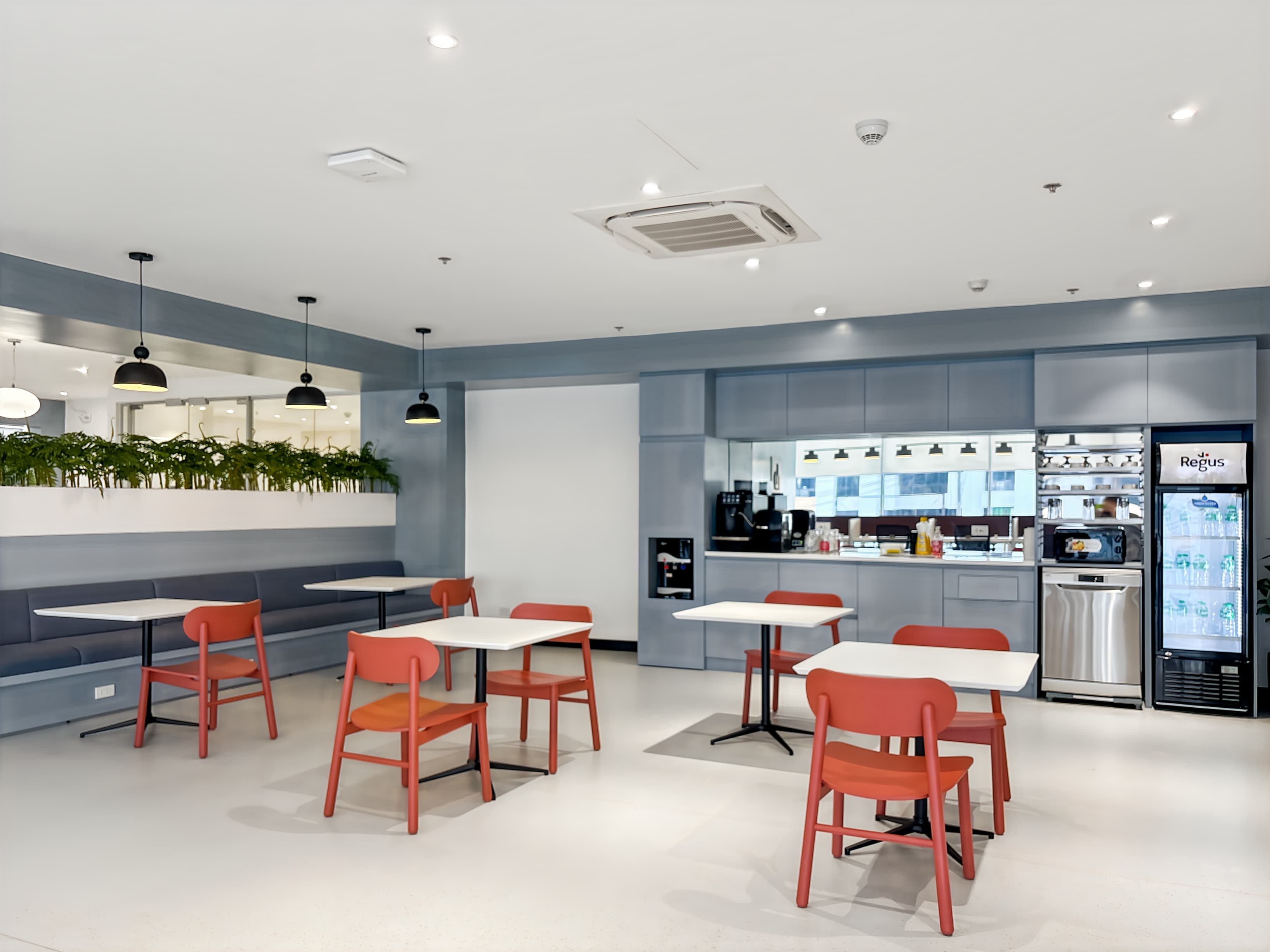 Makati, Victoria de Makati image 2 Makati, Victoria de Makati image 2