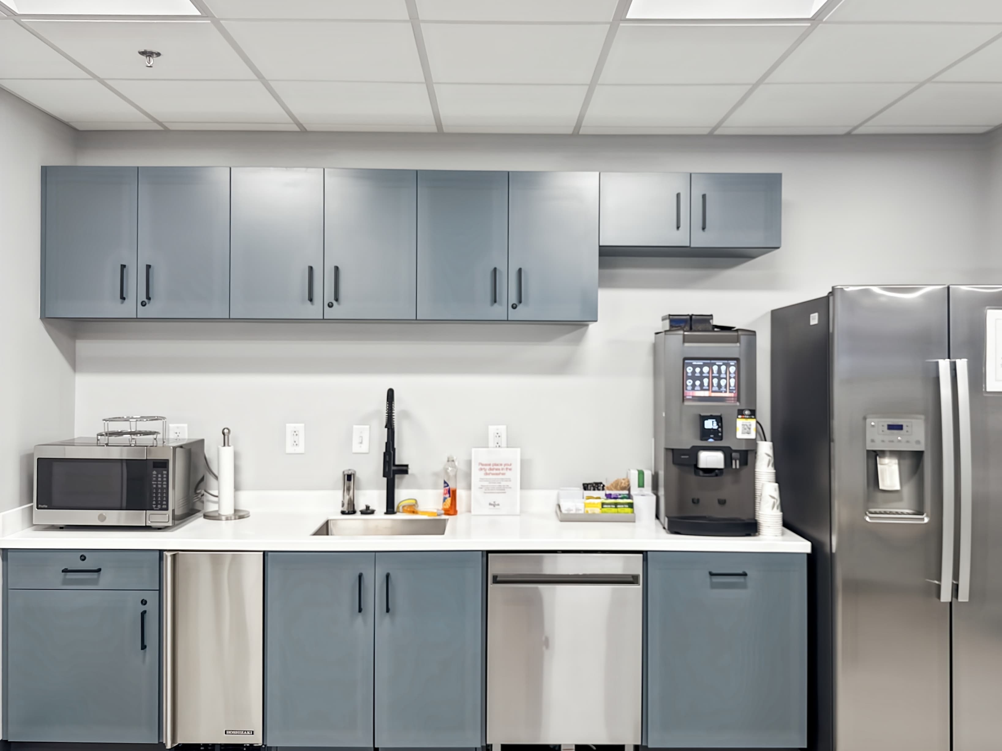 VA, Virginia Beach - Constitution Dr image 13