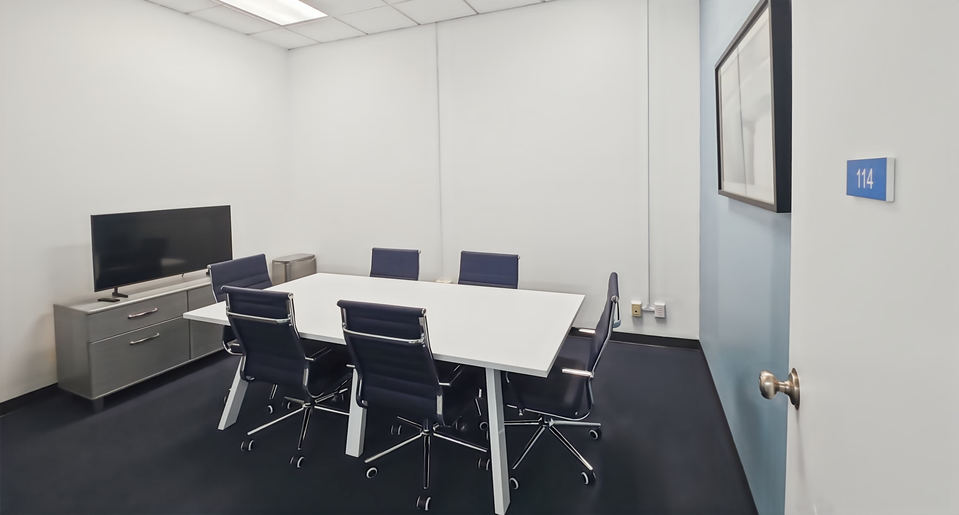 NC, Greensboro - W Friendly Ave image 10