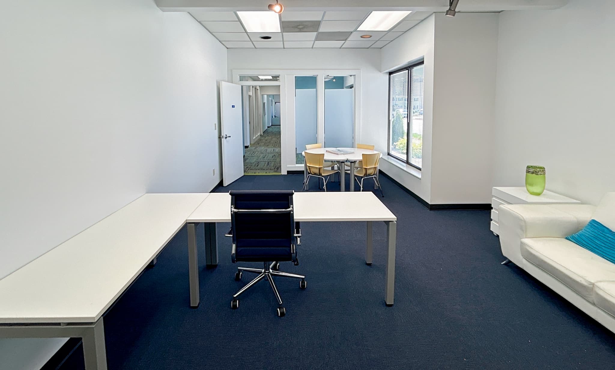 NC, Greensboro - W Friendly Ave image 11