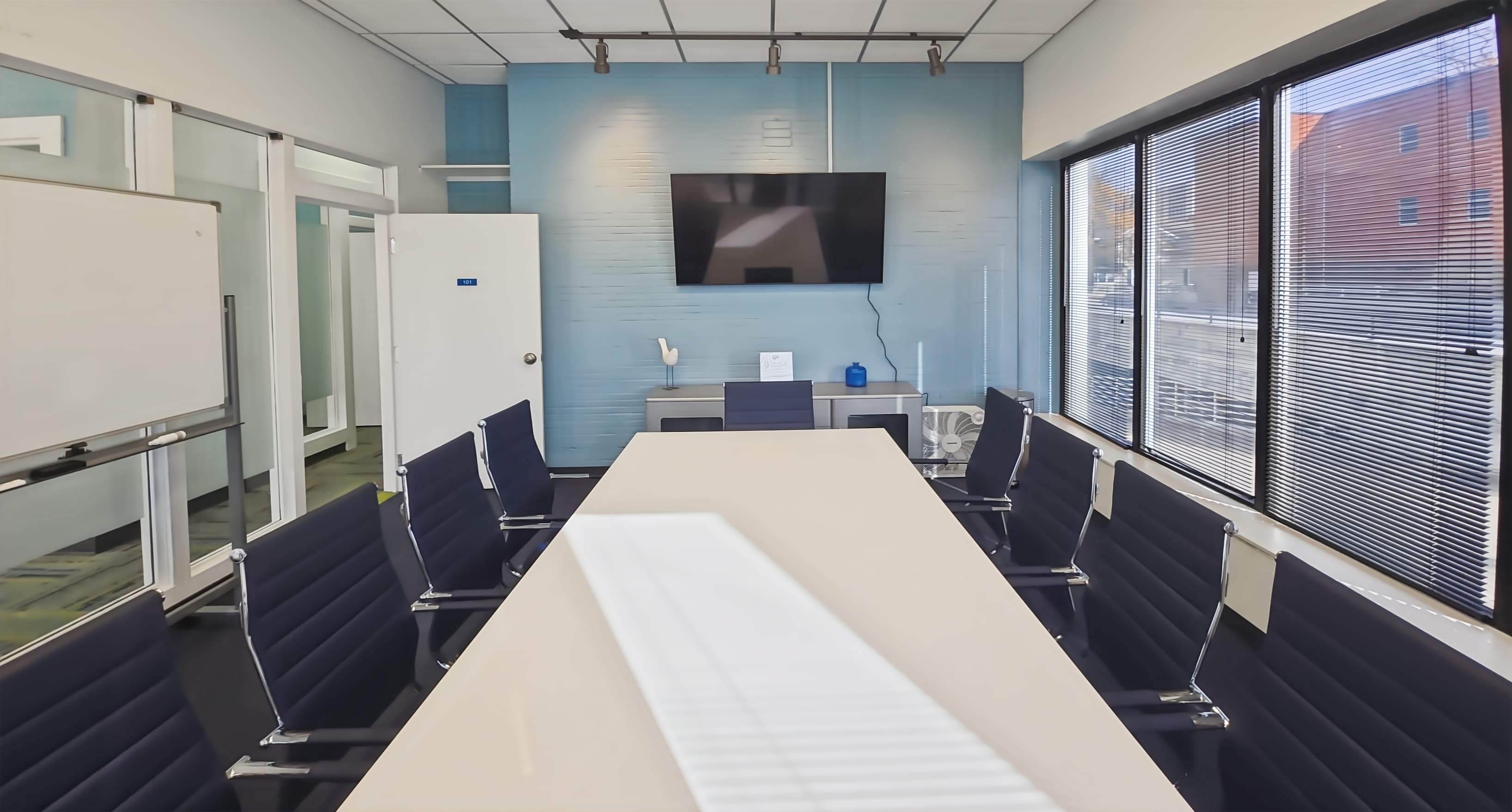 NC, Greensboro - W Friendly Ave image 9