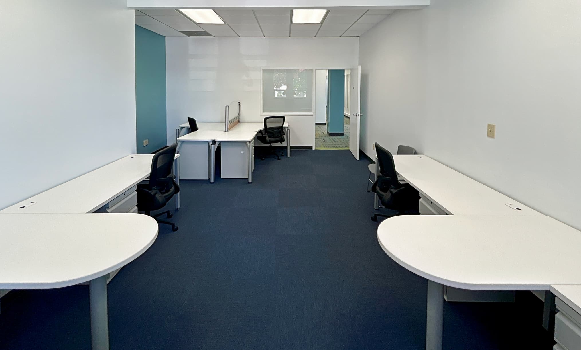 NC, Greensboro - W Friendly Ave image 4