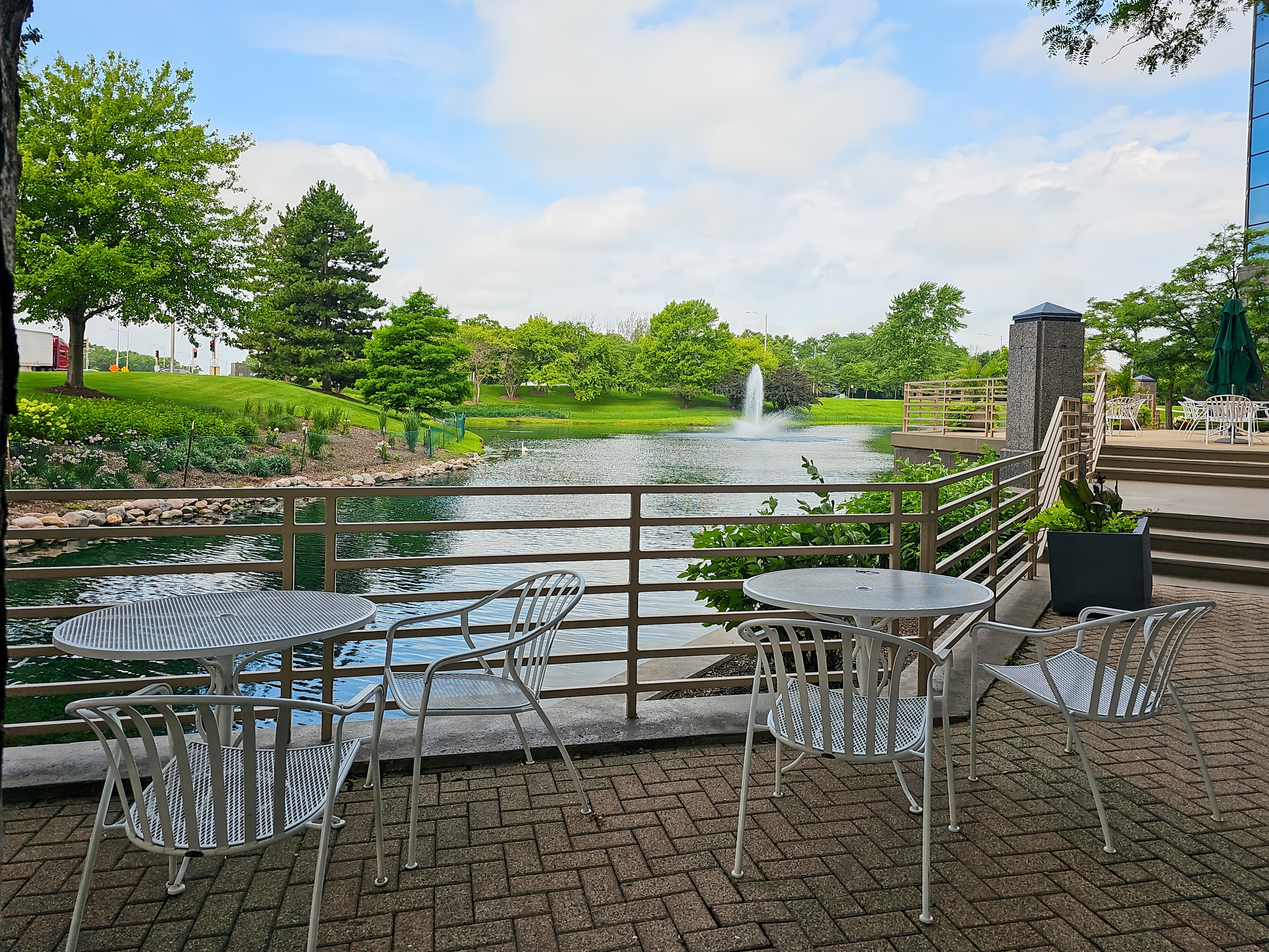 IL, Buffalo Grove - E Lake Cook Rd image 4