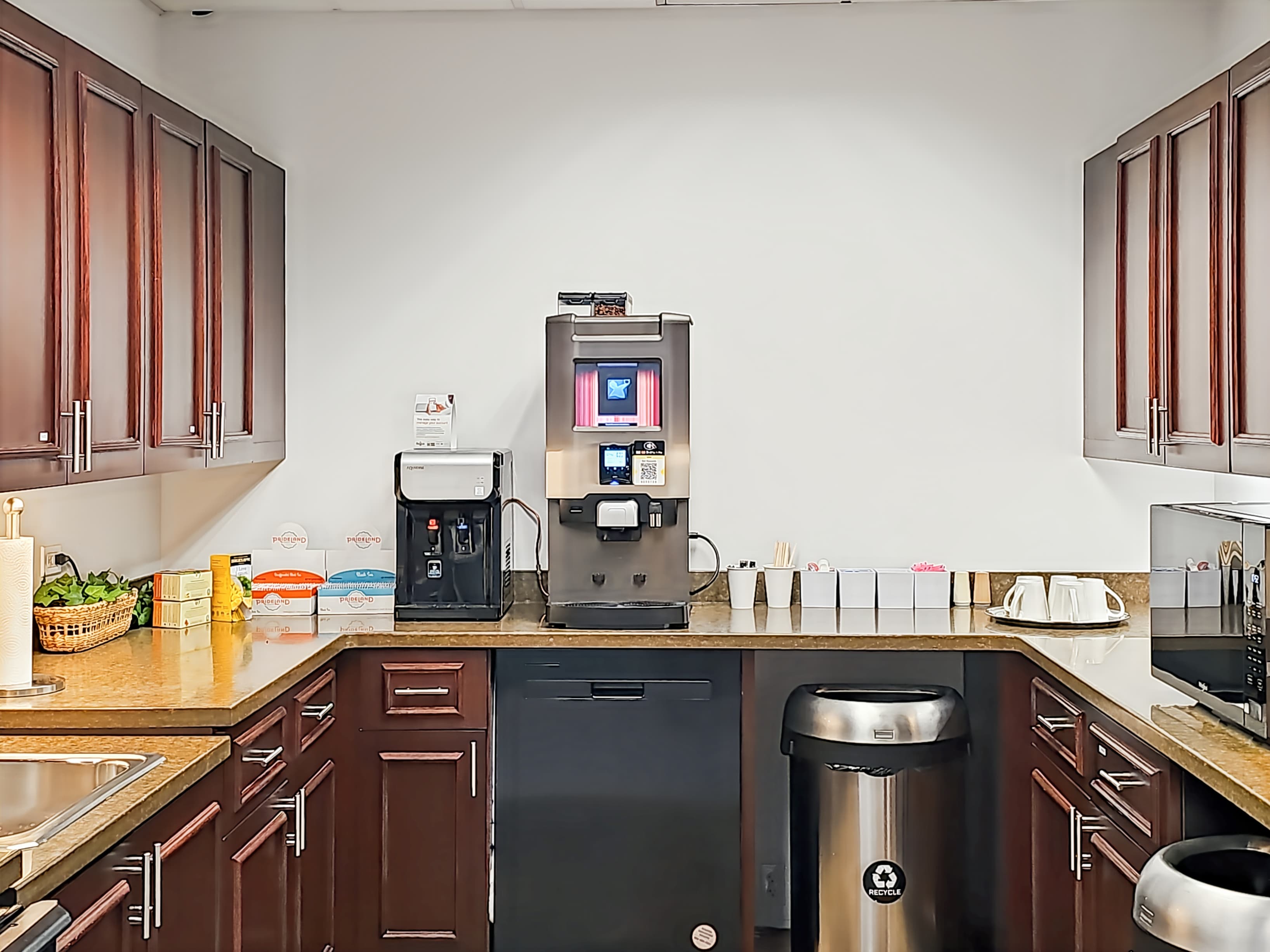 IL, Buffalo Grove - E Lake Cook Rd image 7