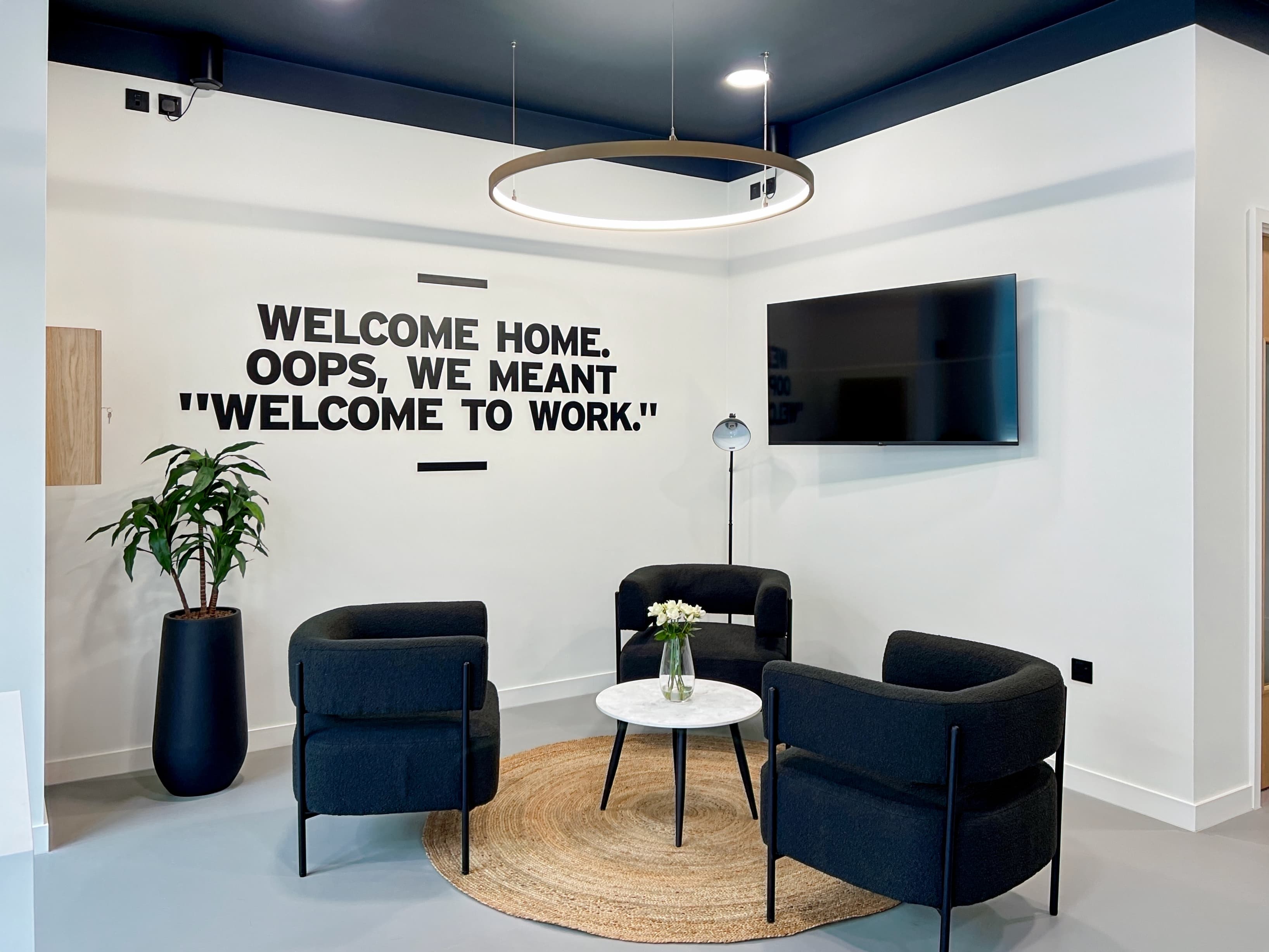 Wolverhampton, Victoria Square i11 image 1 Wolverhampton, Victoria Square i11 image 1