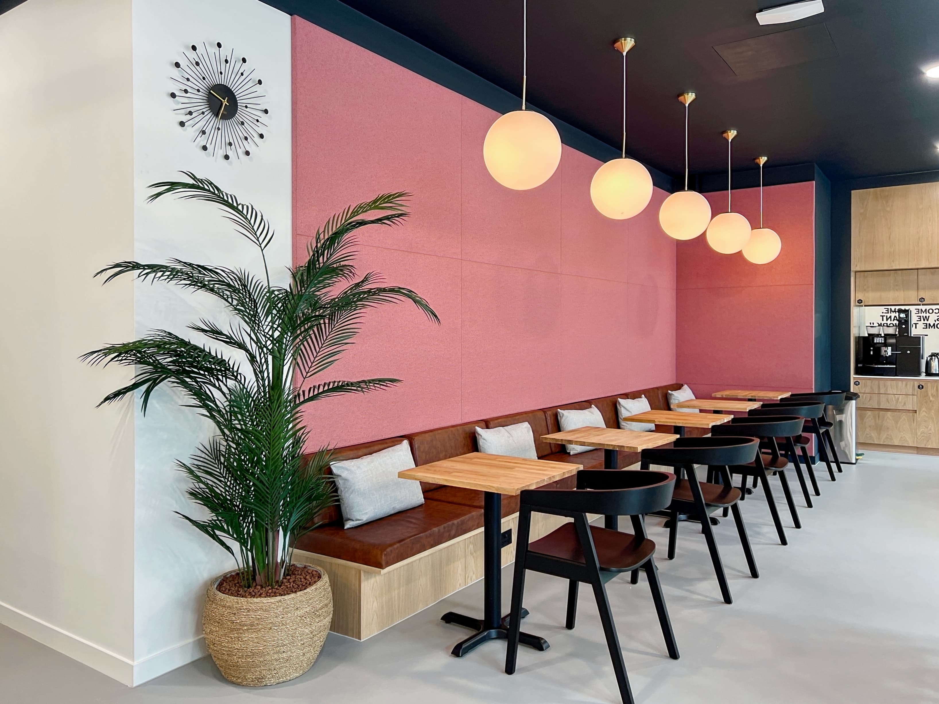 Wolverhampton, Victoria Square i11 image 2 Wolverhampton, Victoria Square i11 image 2