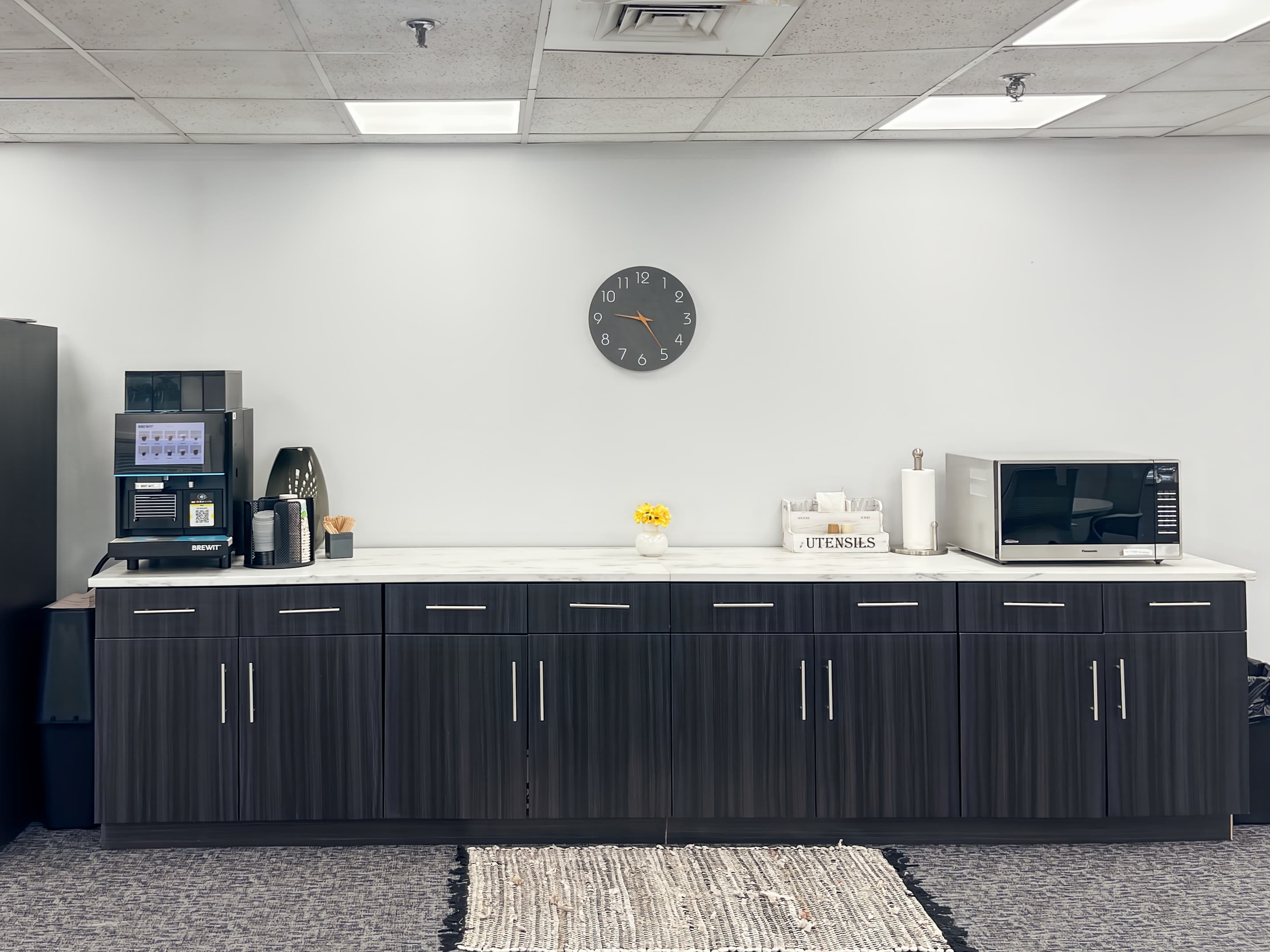 CT, East Hartford - Tolland St image 2