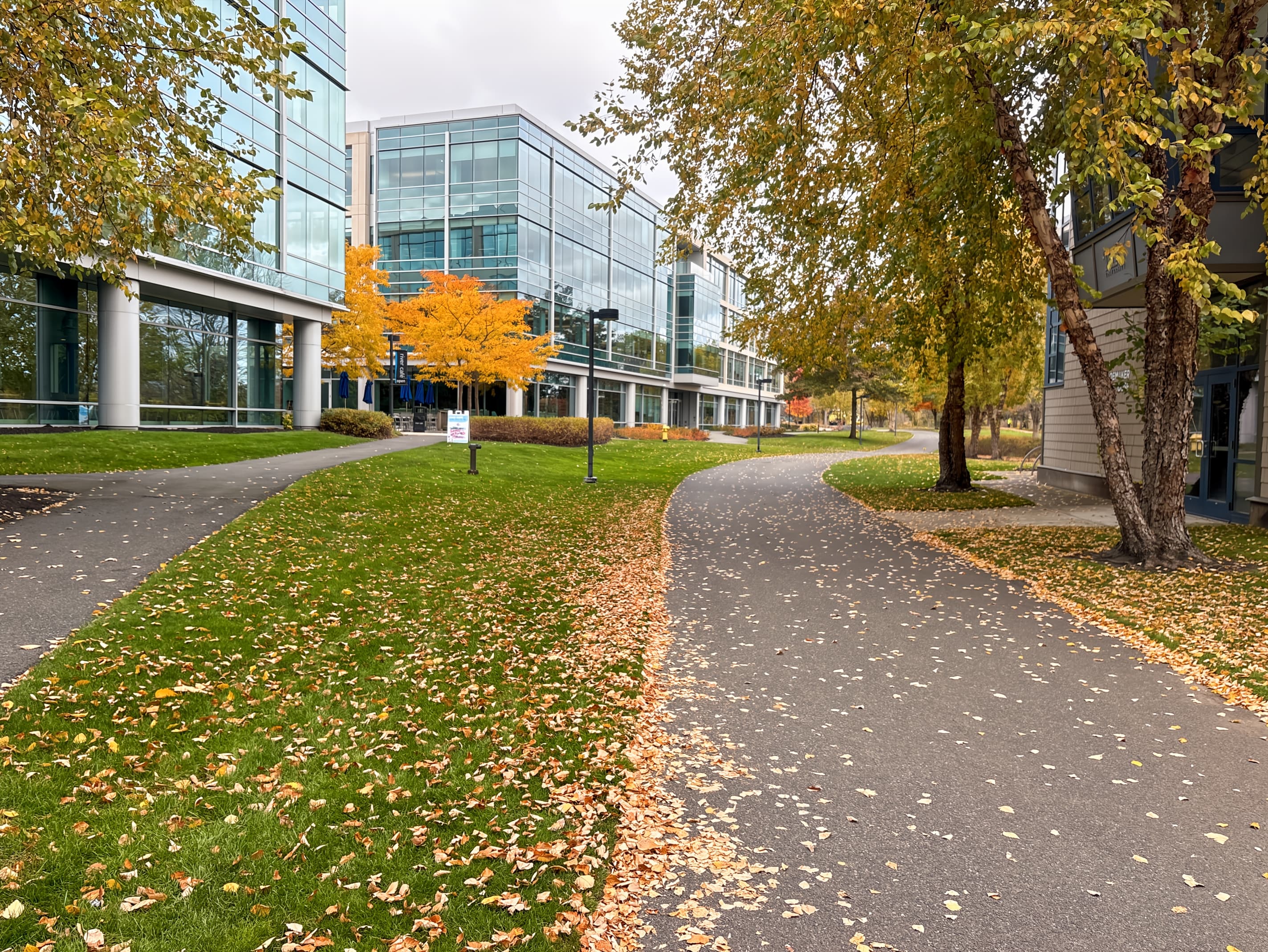 MA, Medford - Rivers Edge Dr image 12