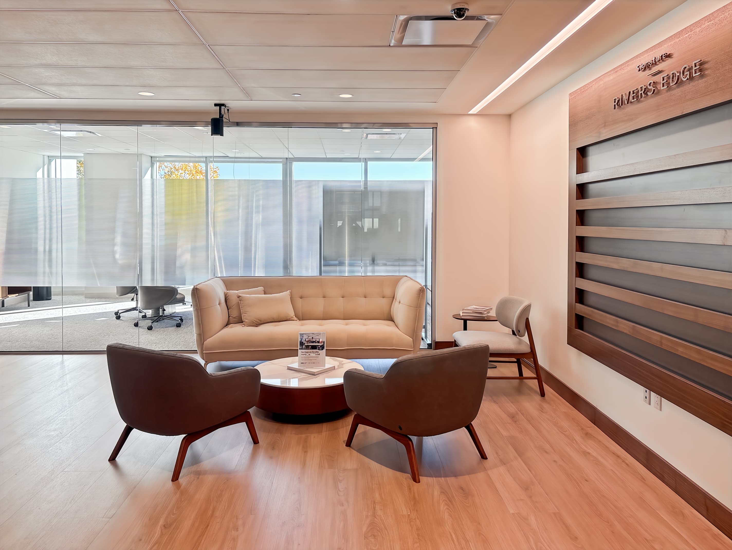 MA, Medford - Rivers Edge Dr image 7