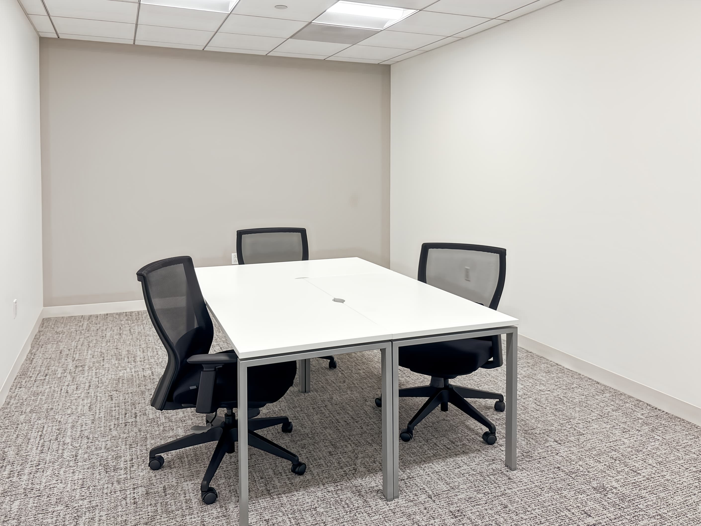 MA, Medford - Rivers Edge Dr image 13