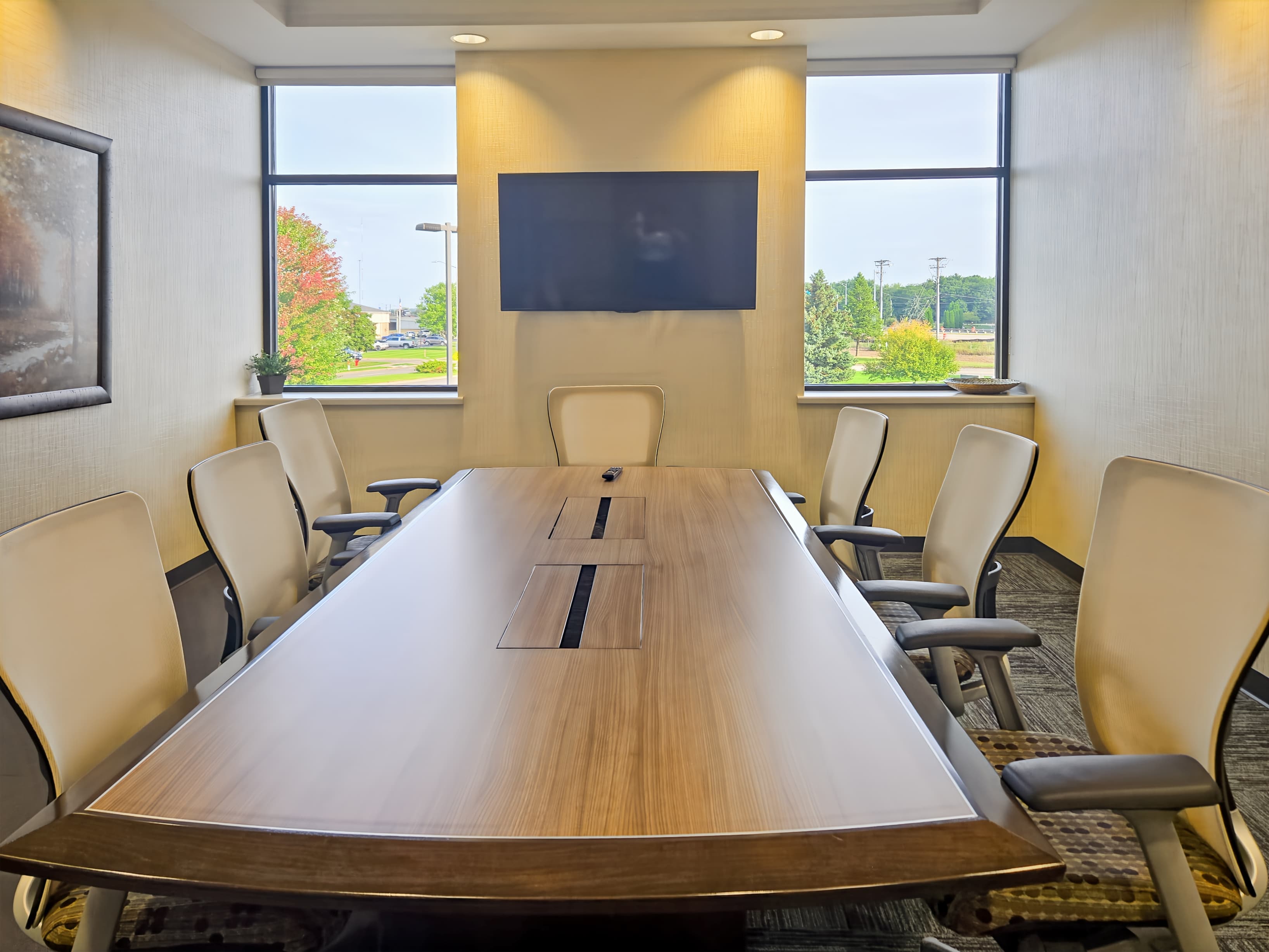 WI, Eau Claire - Oakwood Mall Dr image 6