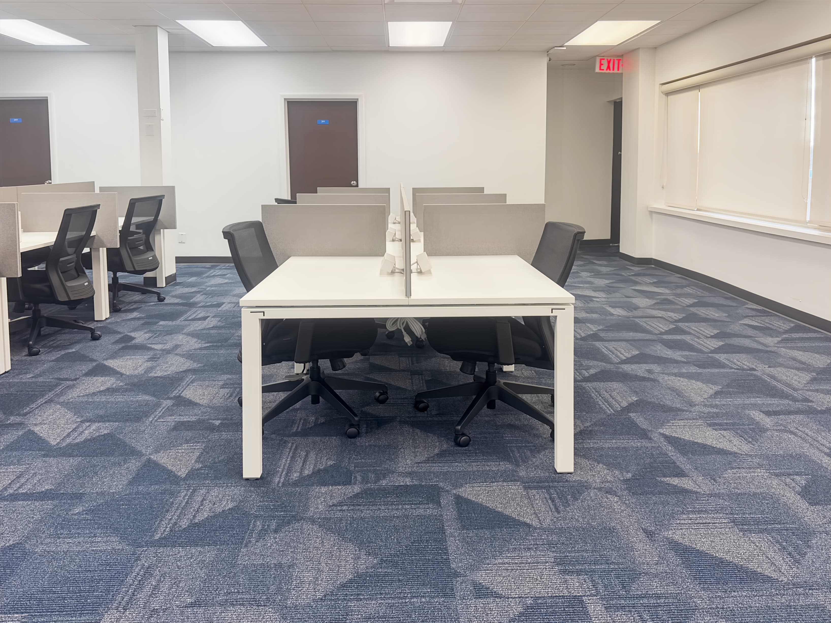 ON, St Catharines - Queen St image 6