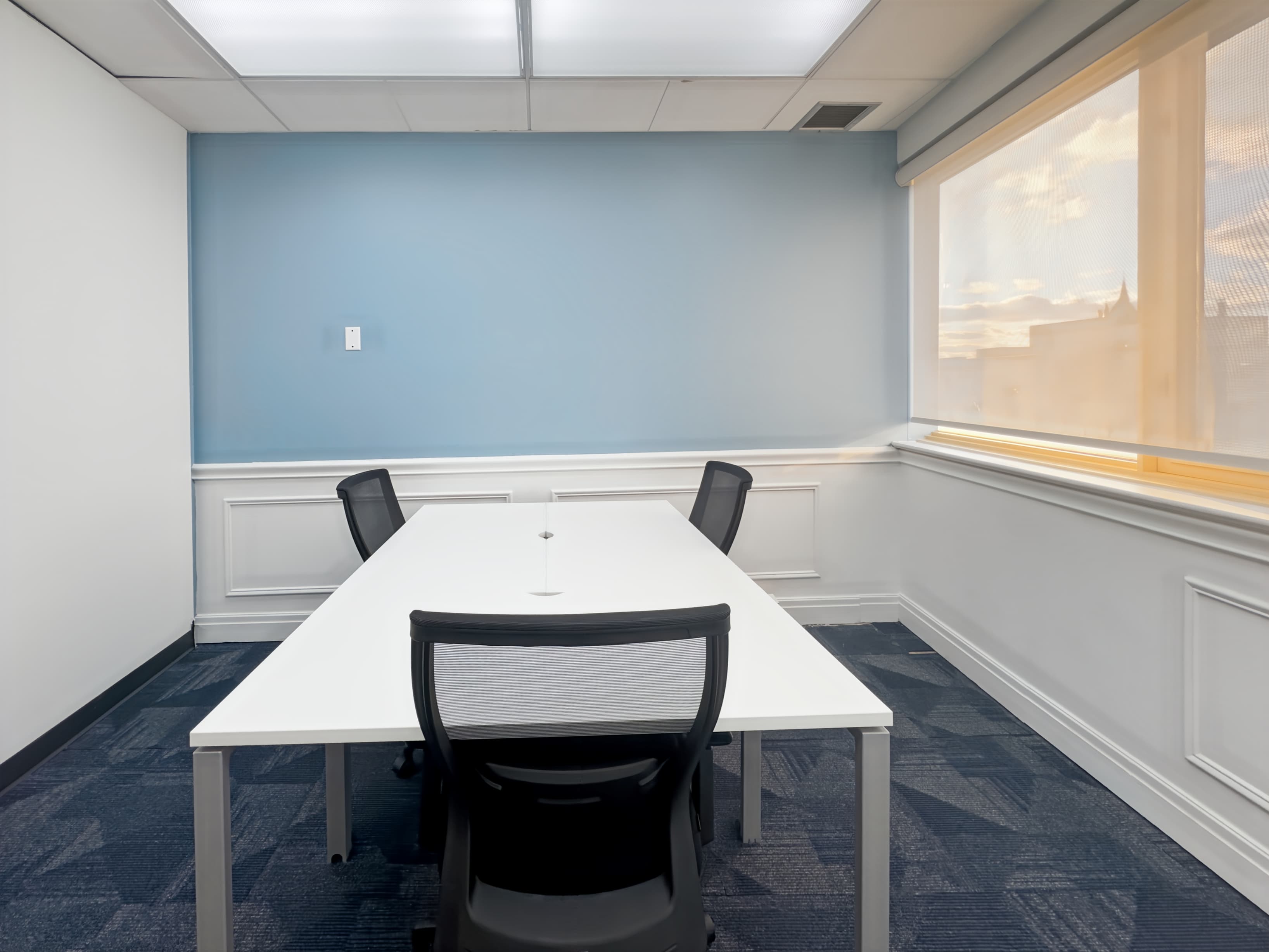 ON, St Catharines - Queen St image 8