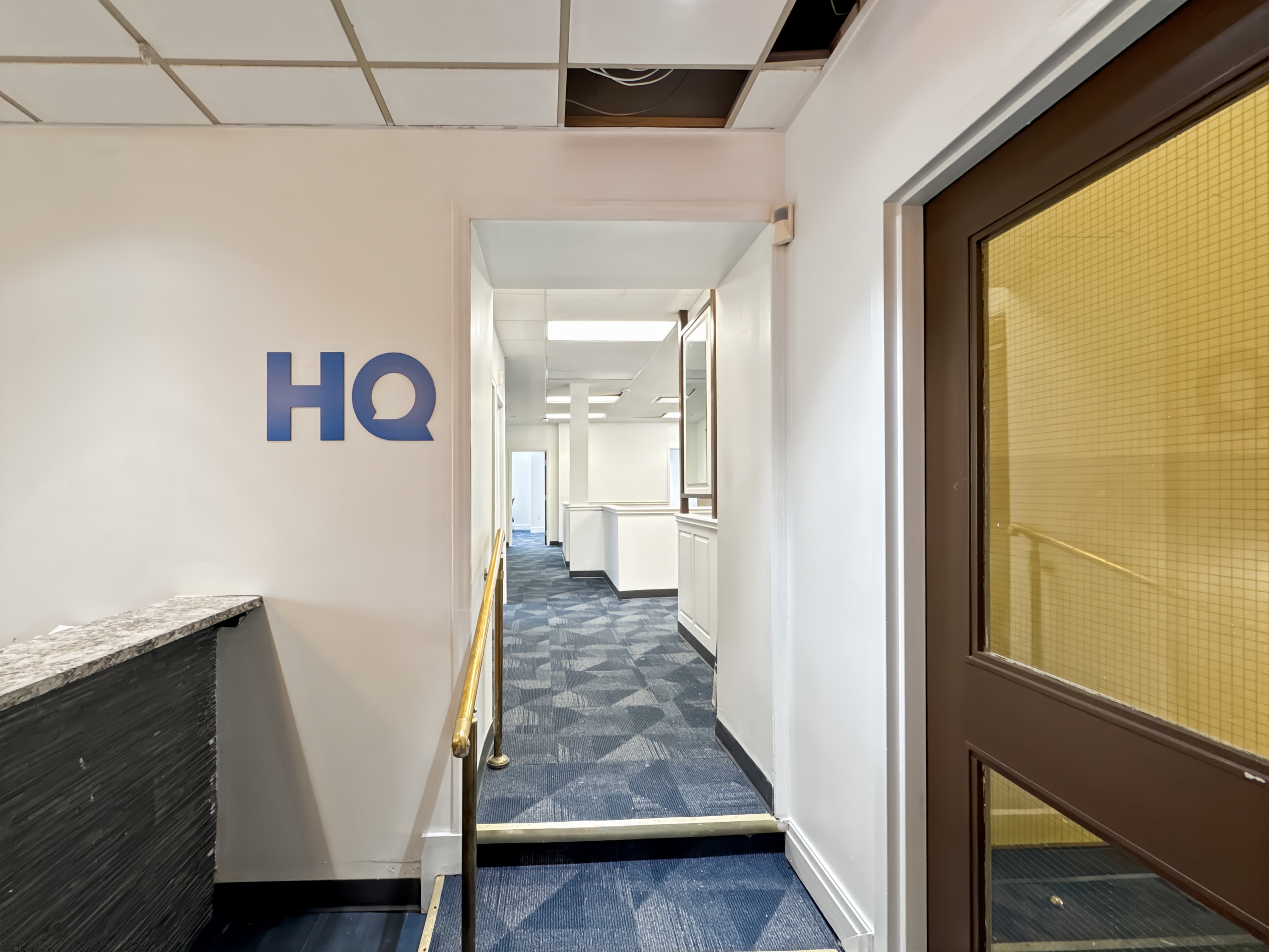 ON, St Catharines - Queen St image 3