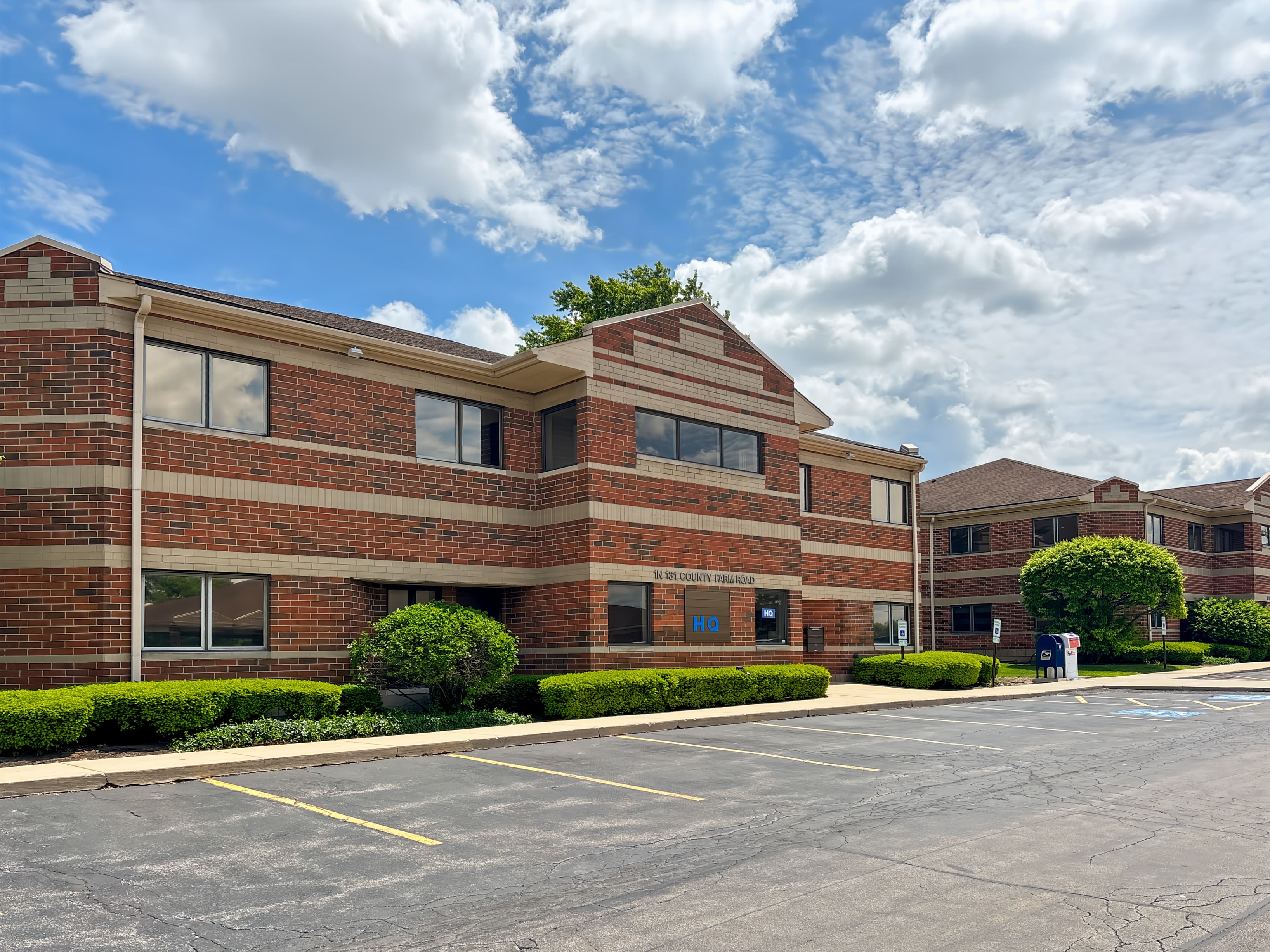 IL, Winfield - County Farm Rd image 9