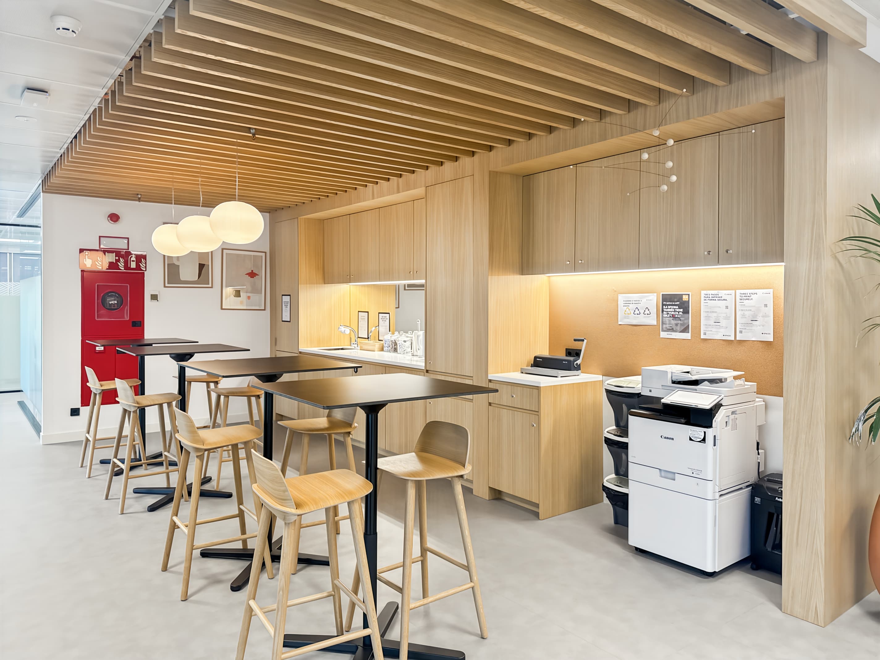 Barcelona, Torre Llevant image 1 Barcelona, Torre Llevant image 1