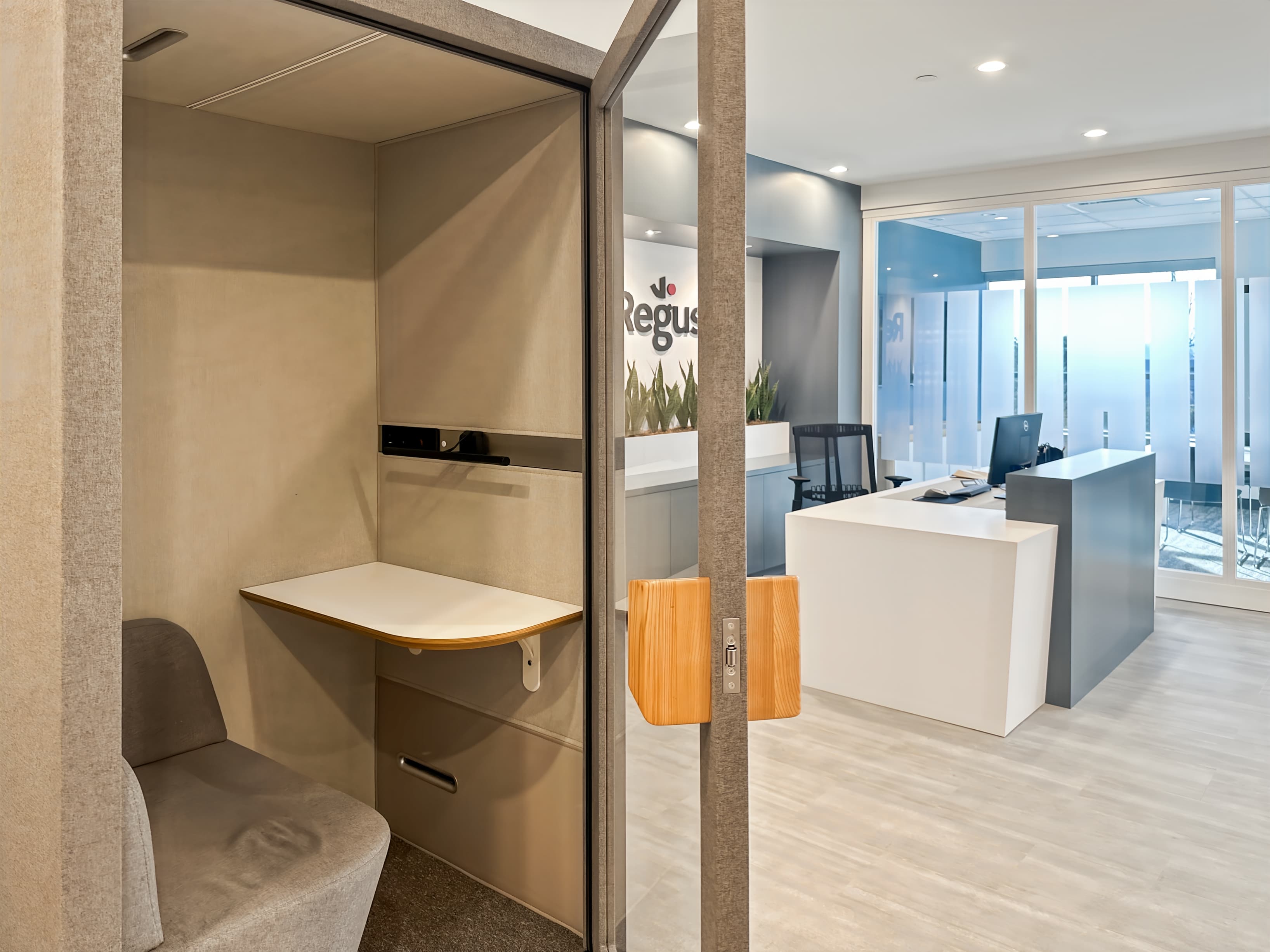 BC, Surrey - Benchmark Business Centre image 2