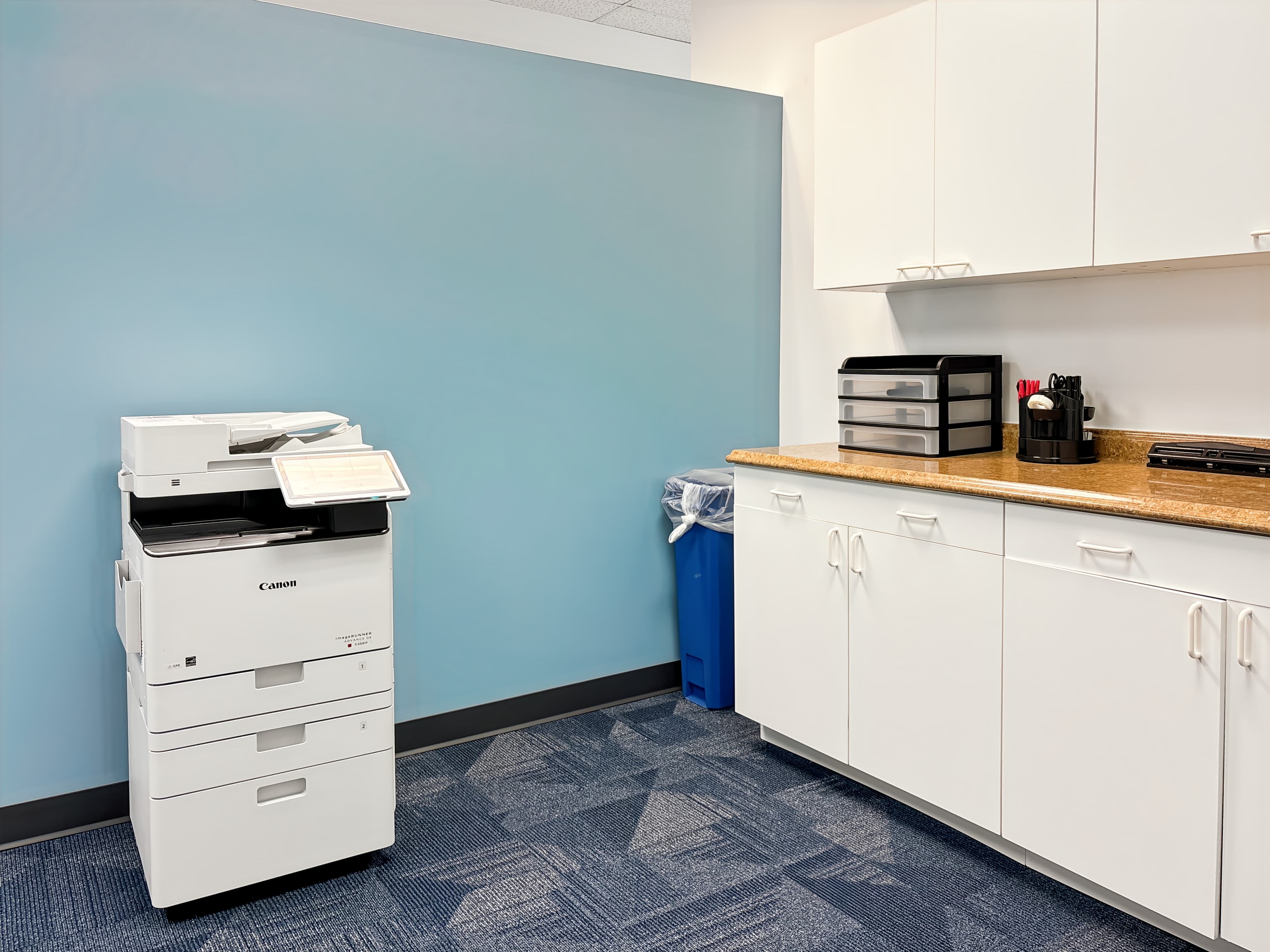 IL, Naperville - Wall St image 13