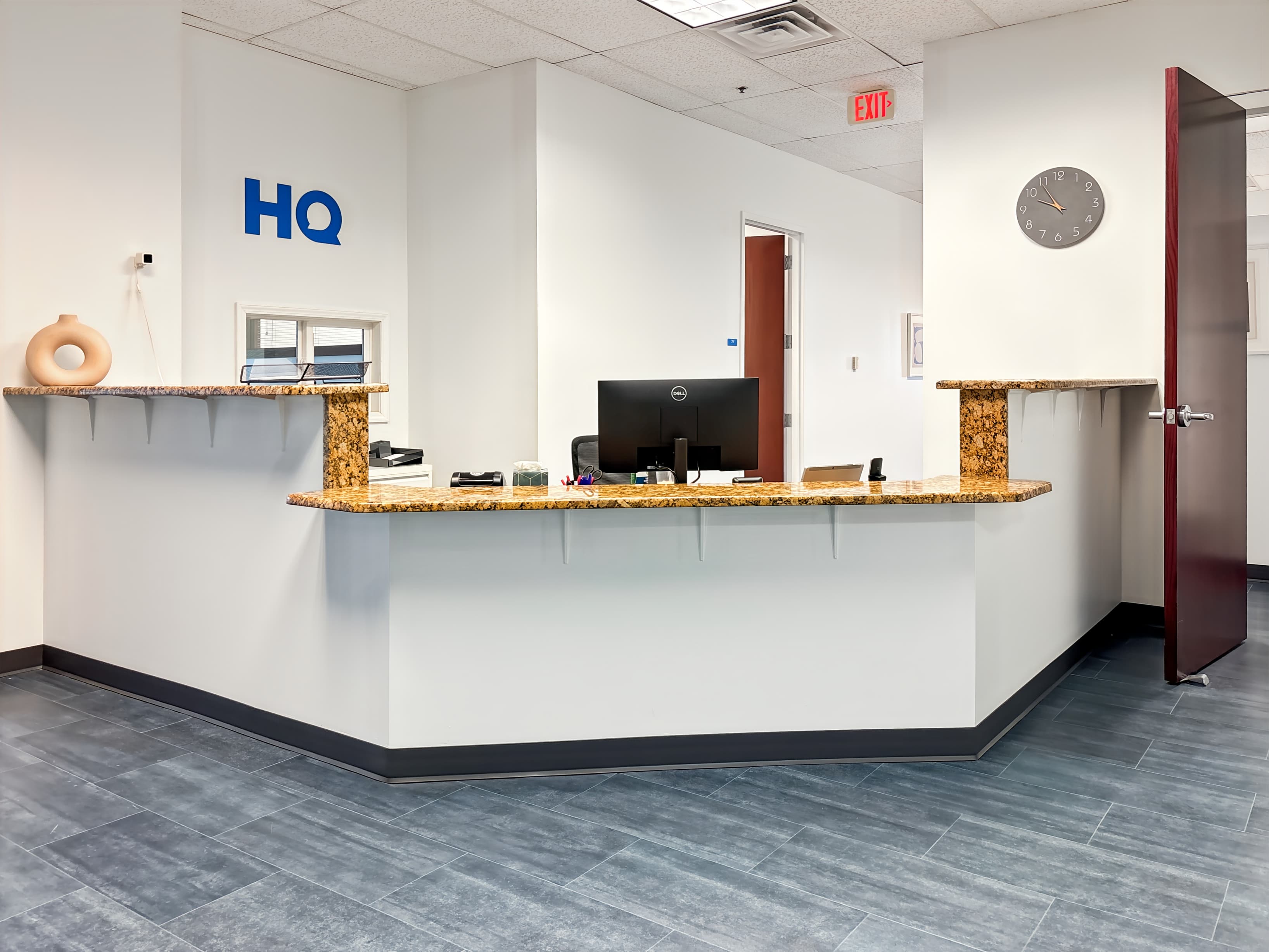 IL, Naperville - Wall St image 11