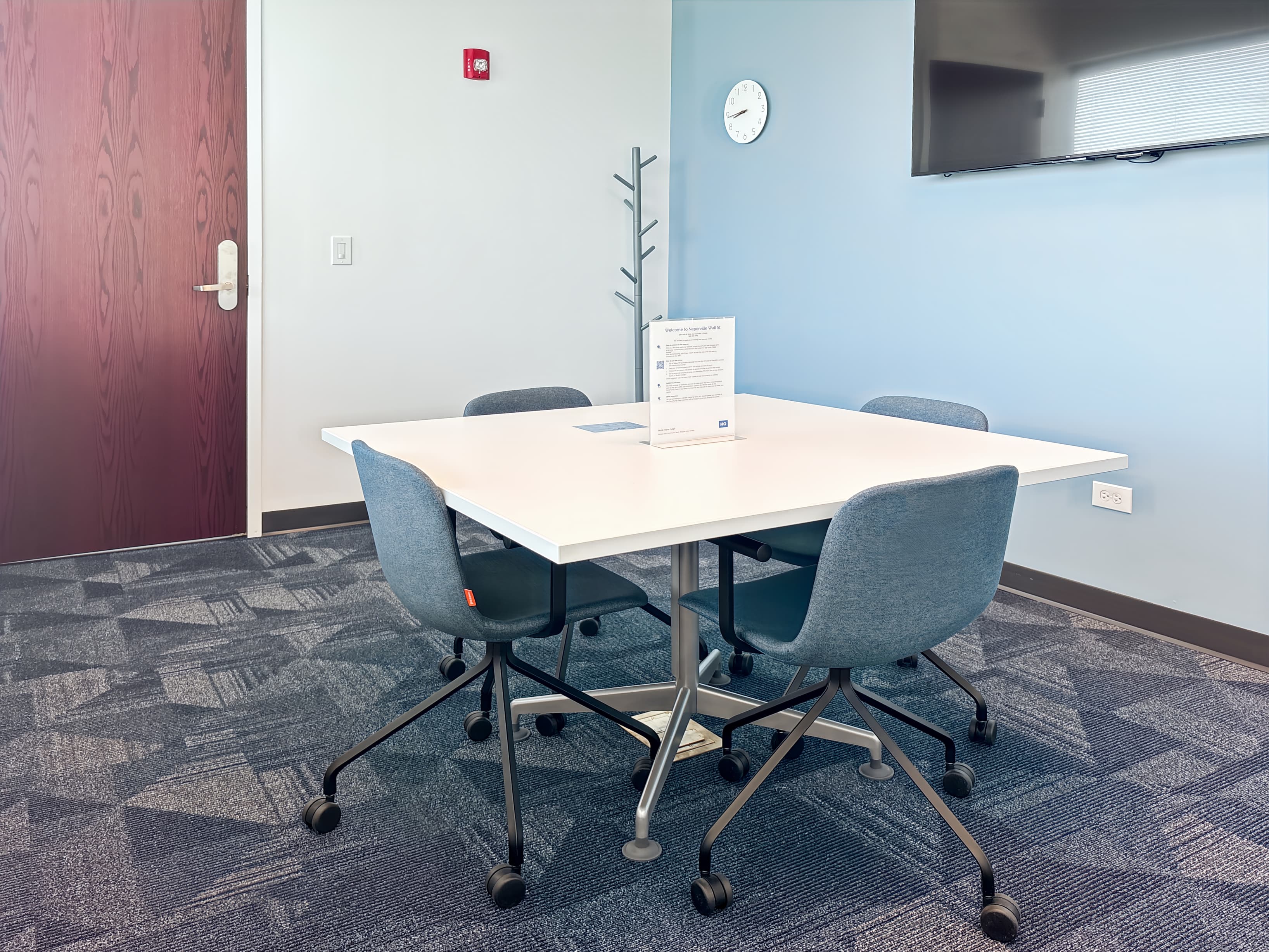 IL, Naperville - Wall St image 8