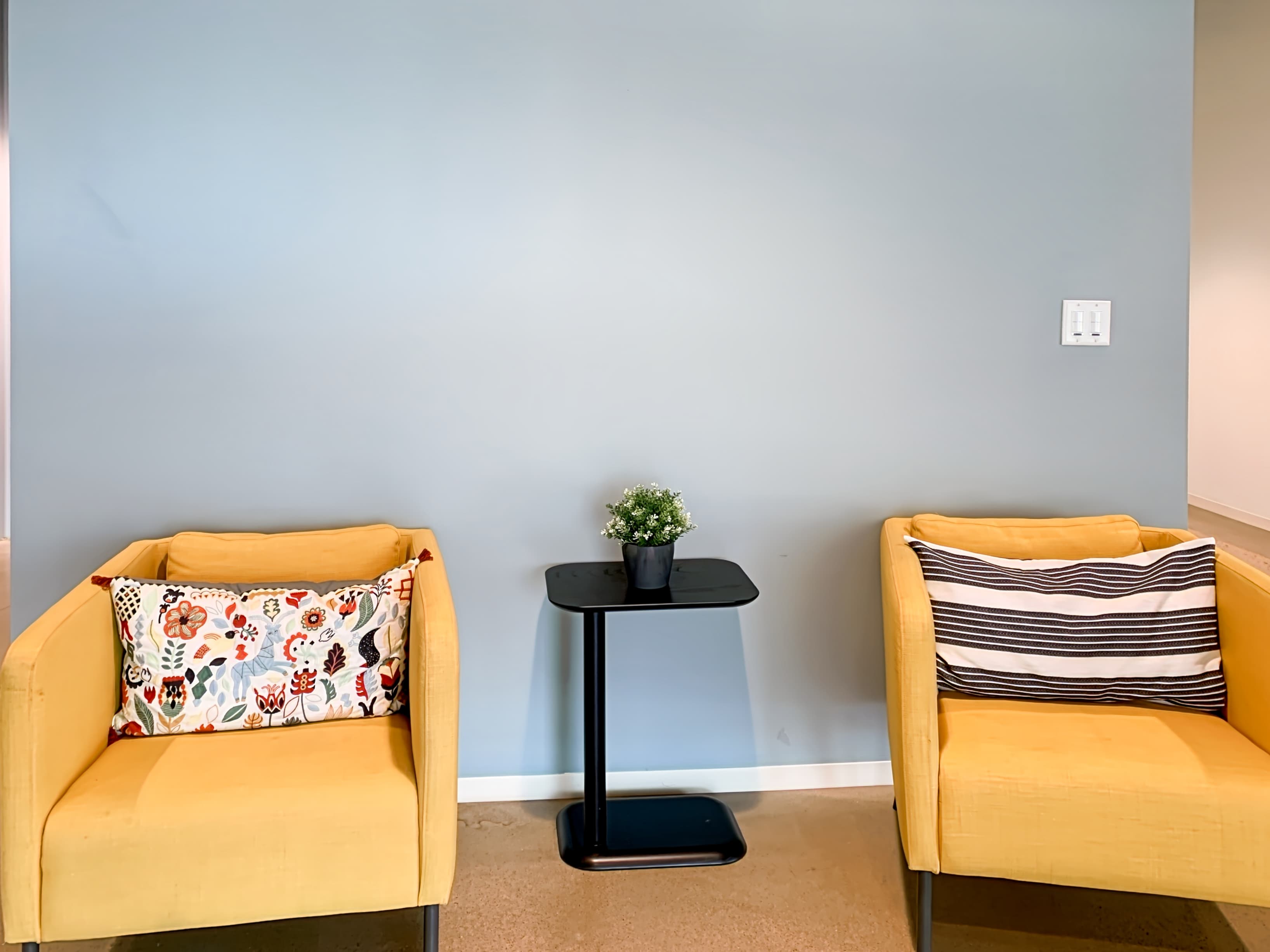 MD, North Bethesda - Parklawn Dr image 6